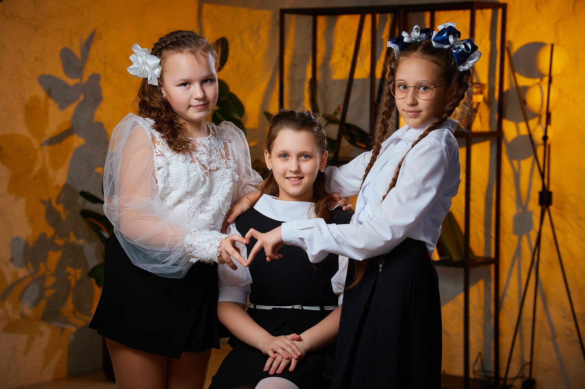 Фотосъемка в студии для 4 класса в Сызрани. Школьный фотограф, выпускные альбомы