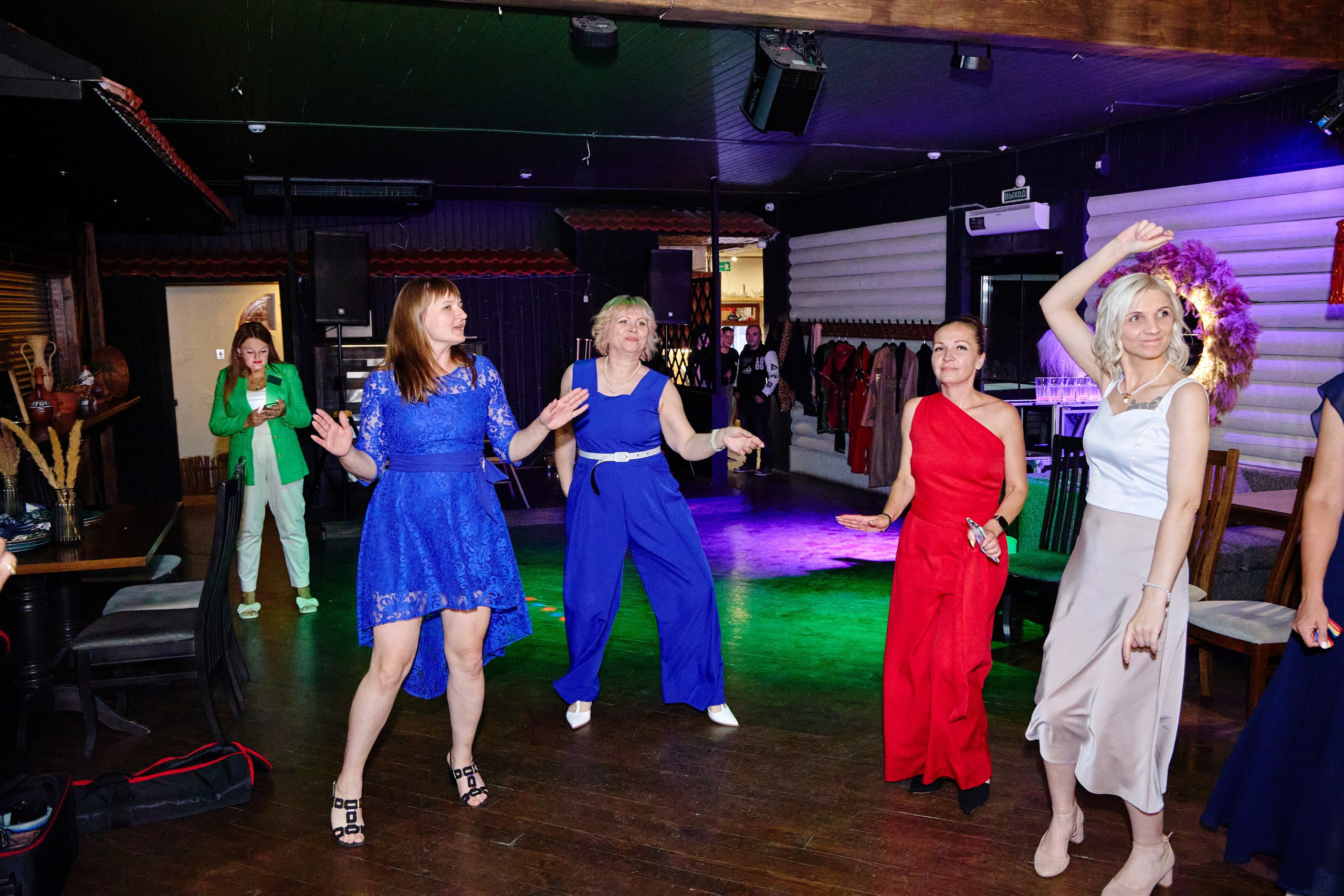 Выпускной 35 Сош. Фотограф Выпускные альбомы Таганрог Сергей Коробченко