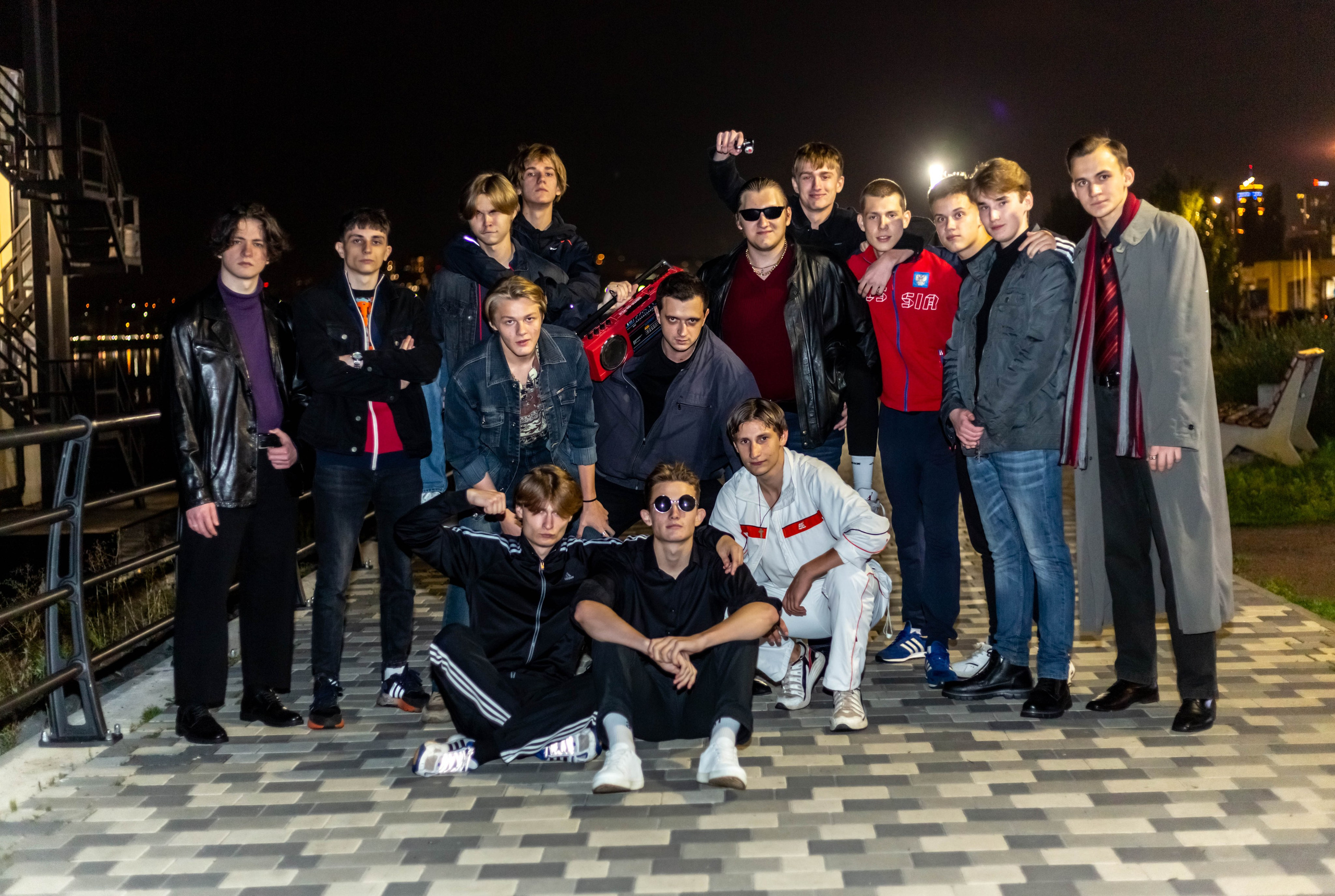 Вечерняя съемка в стиле 90-х. 11А — школа 9. Выпускные альбомы Воронеж от Веры Соколовой