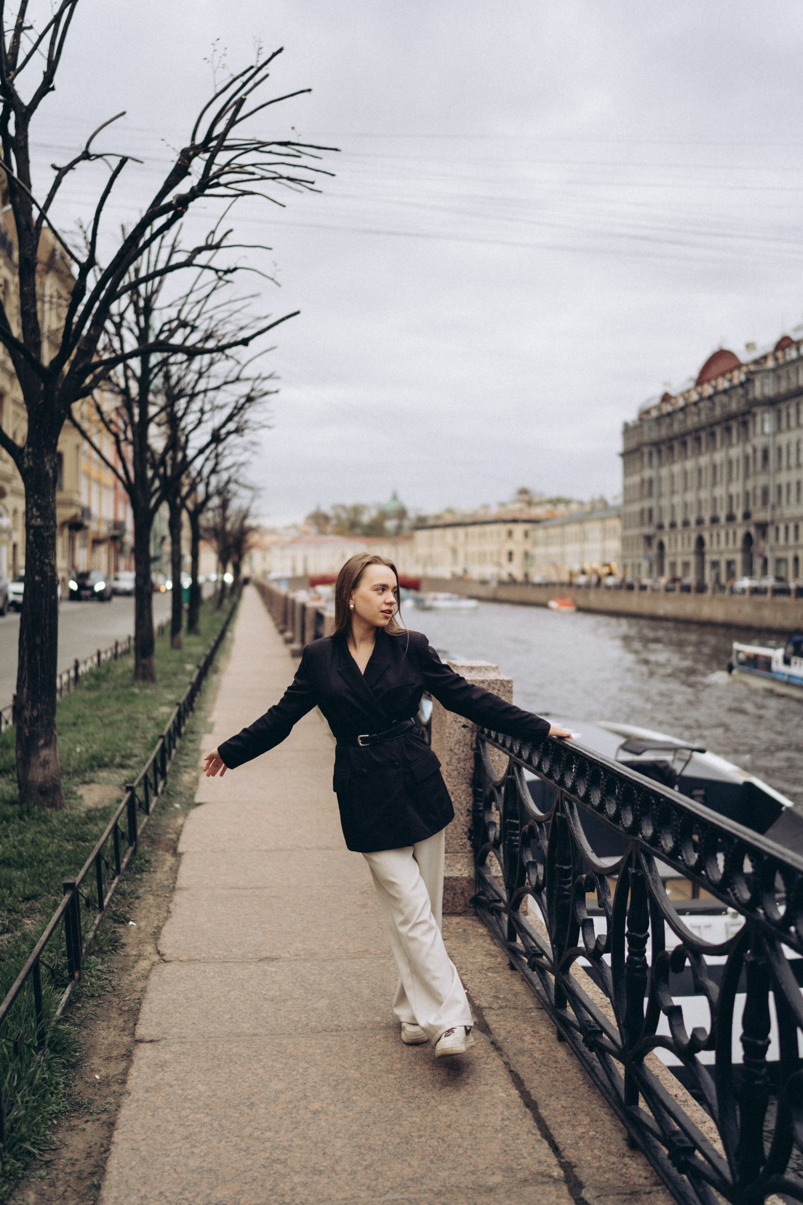 Анна / Прогулка по городу. Фотограф в Санкт-Петербурге — Лучина Екатерина