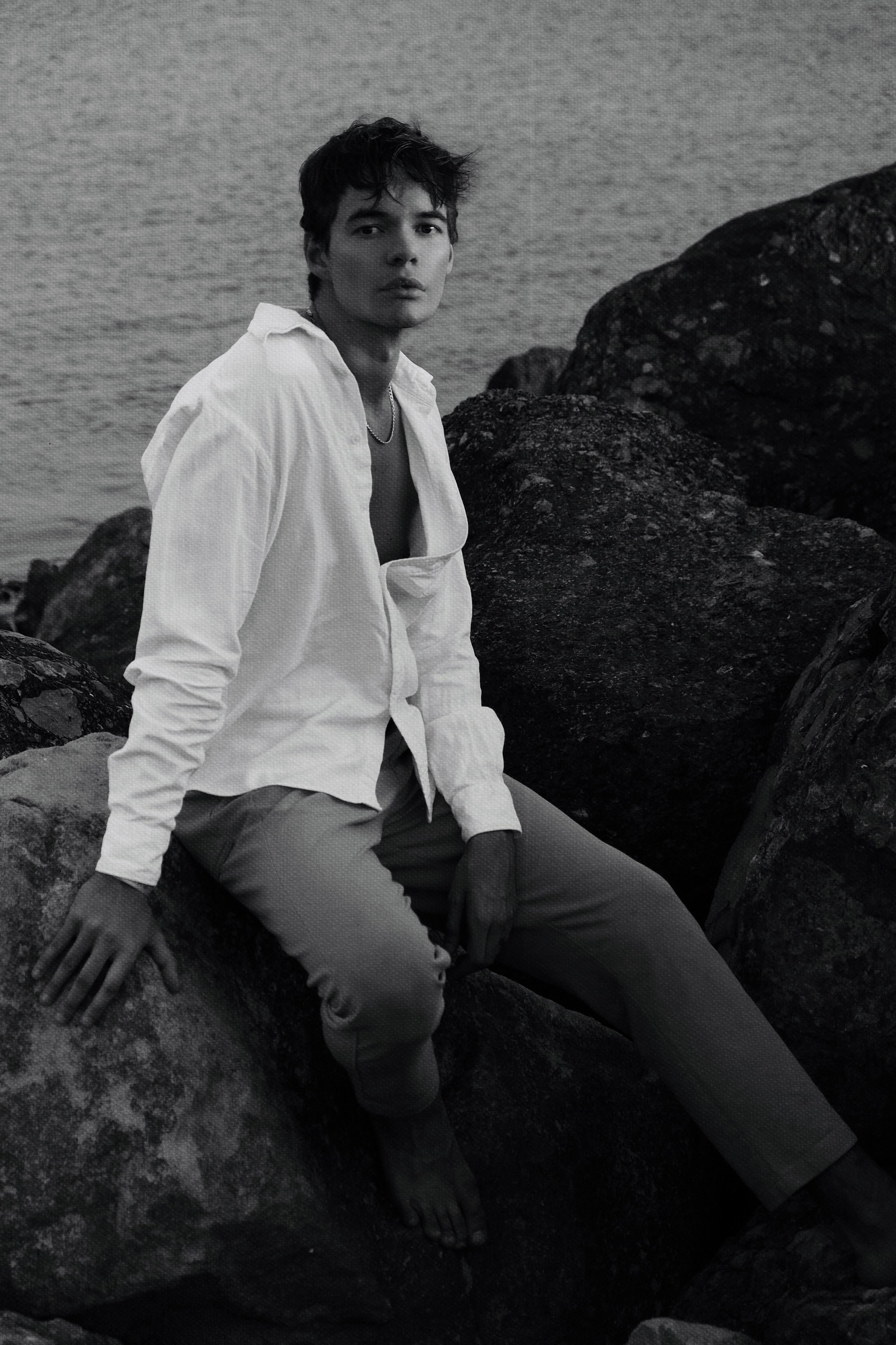 Юноша у моря. Gerasko Aleks — Портрет, кричащий тишиной