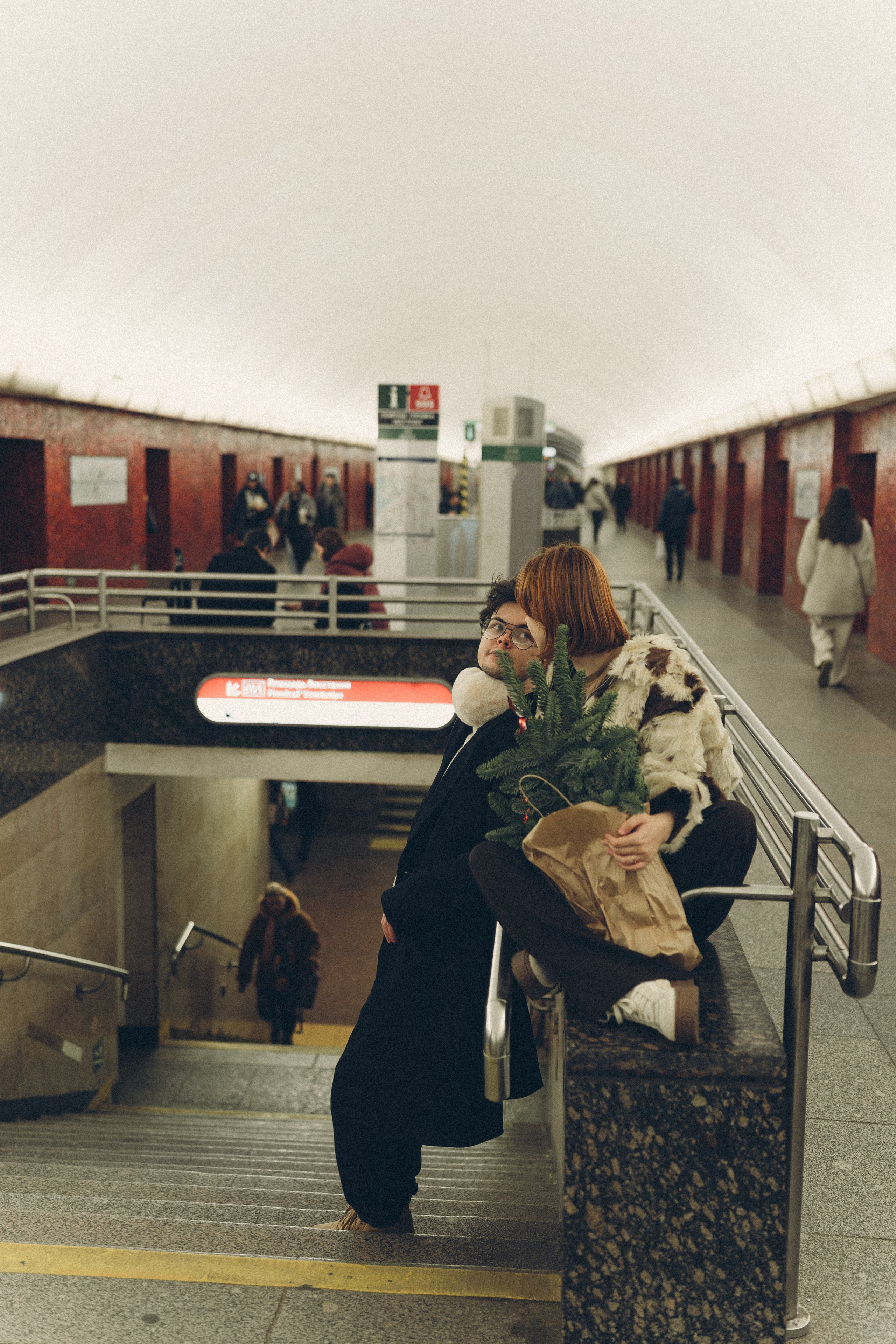 НОВОГОДНЯЯ ФОТОСЕСИИЯ ПАРЫ В МЕТРО ЛЮБОВЬ. Профессиональный фотограф, Санкт-Петербург — Виктория Богомолова