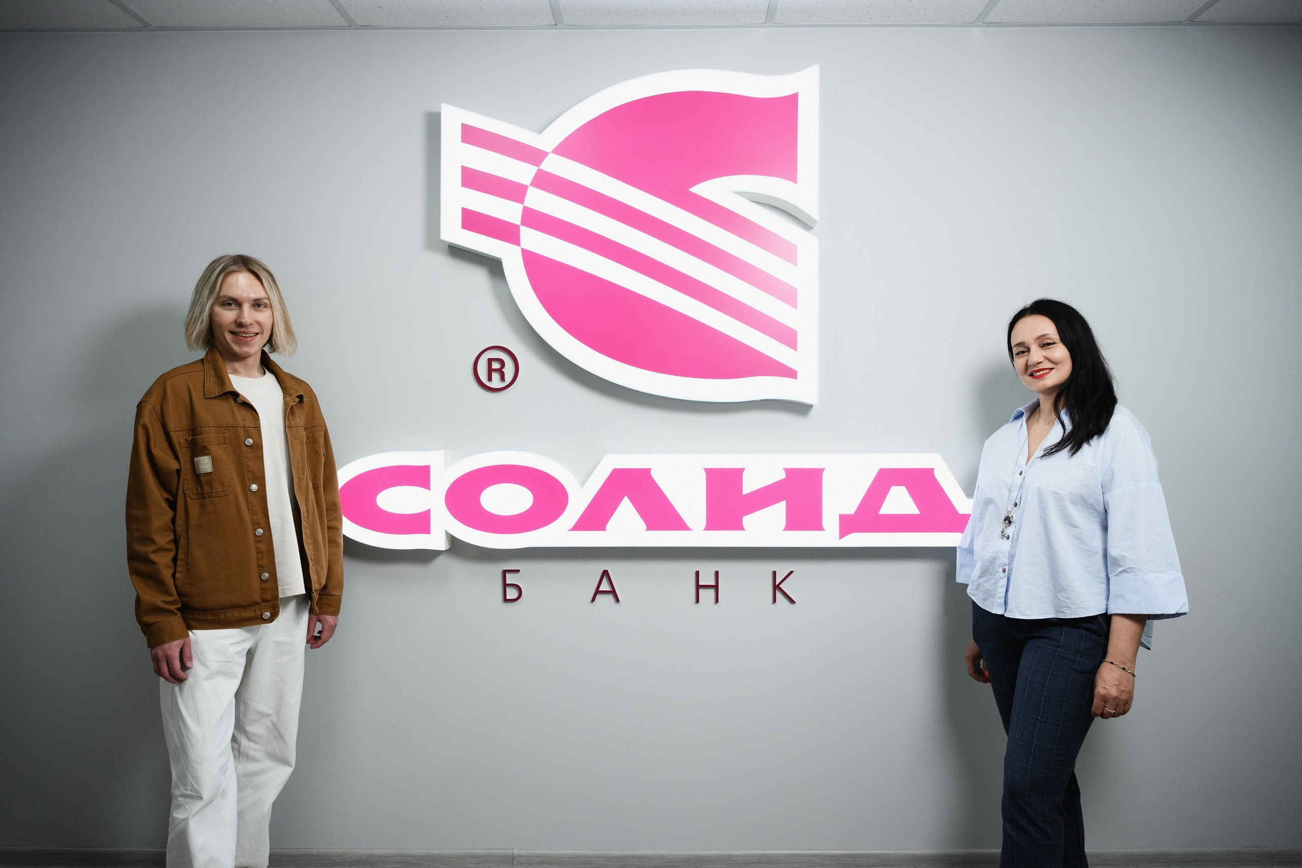 Фотосъемка открытия нового офиса банка в Петропавловске-Камчатском, Торжественная церемония открытия банковского филиала в Петропавловске-Камчатском, Официальные моменты с участием руководства банка в Петропавловске-Камчатском, Деловые и праздничные кадры важного события, Стоимость профессиональной съемки корпоративных мероприятий в Петропавловске-Камчатском.