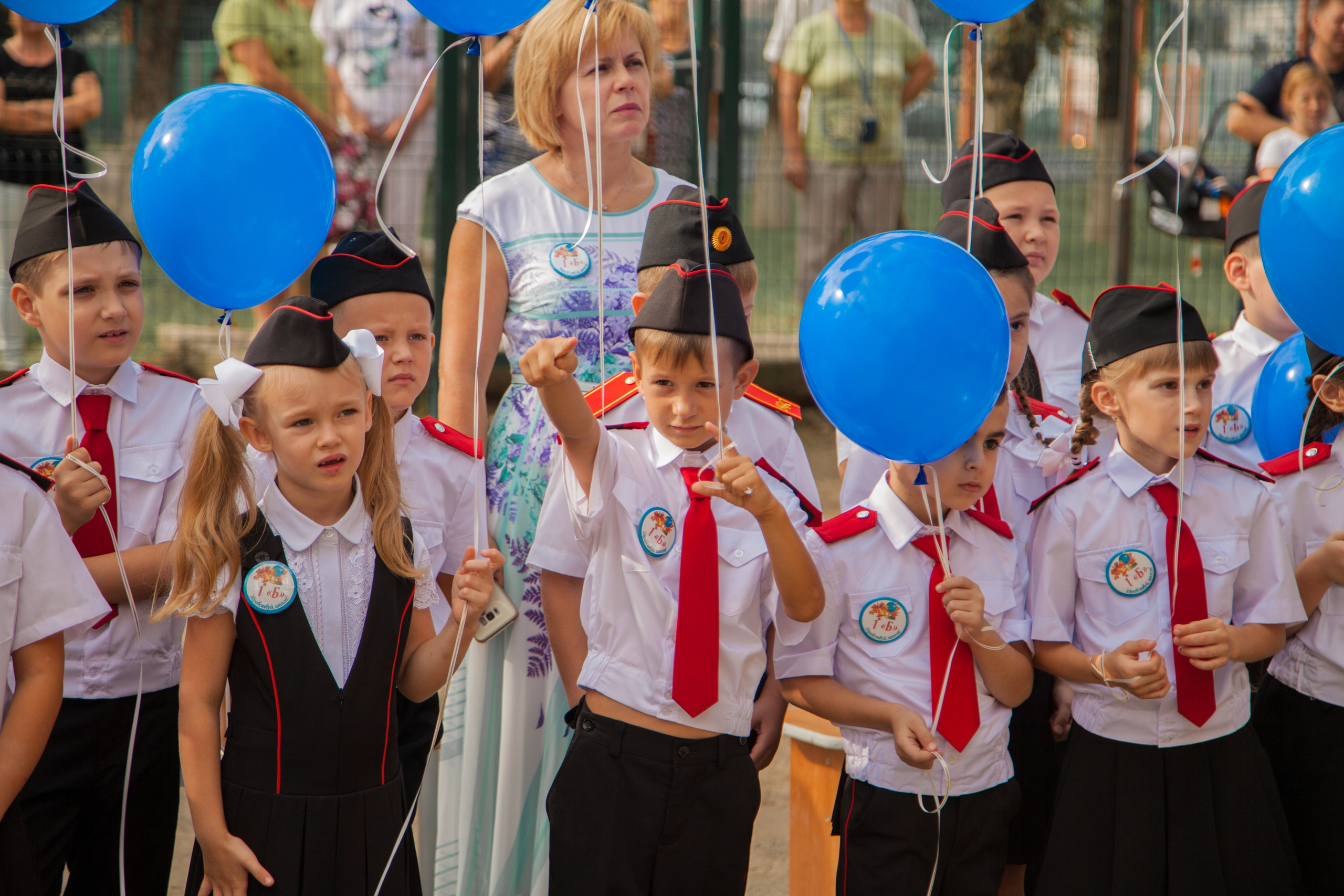 Линейка 1 сентября. Свадебный и семейный фотограф в Армавире