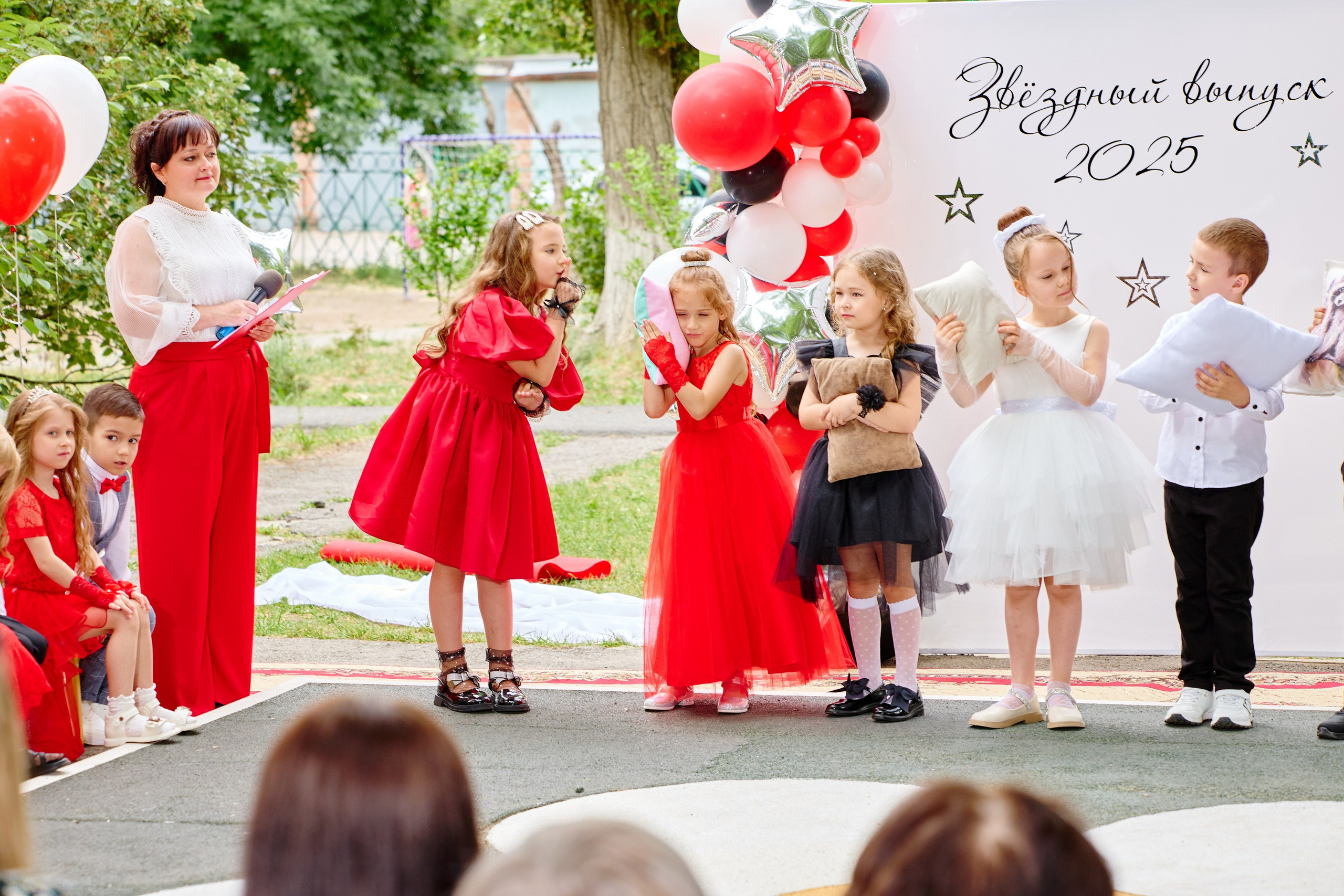 Выпускной 45 сад. Фотограф Выпускные альбомы Таганрог Сергей Коробченко