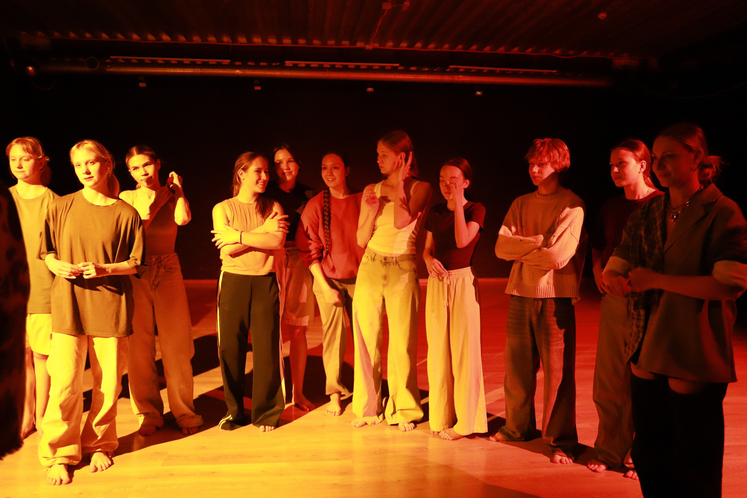 Современный показ Подземка. Небесные ласточки. Фотограф Юлия Мальцева