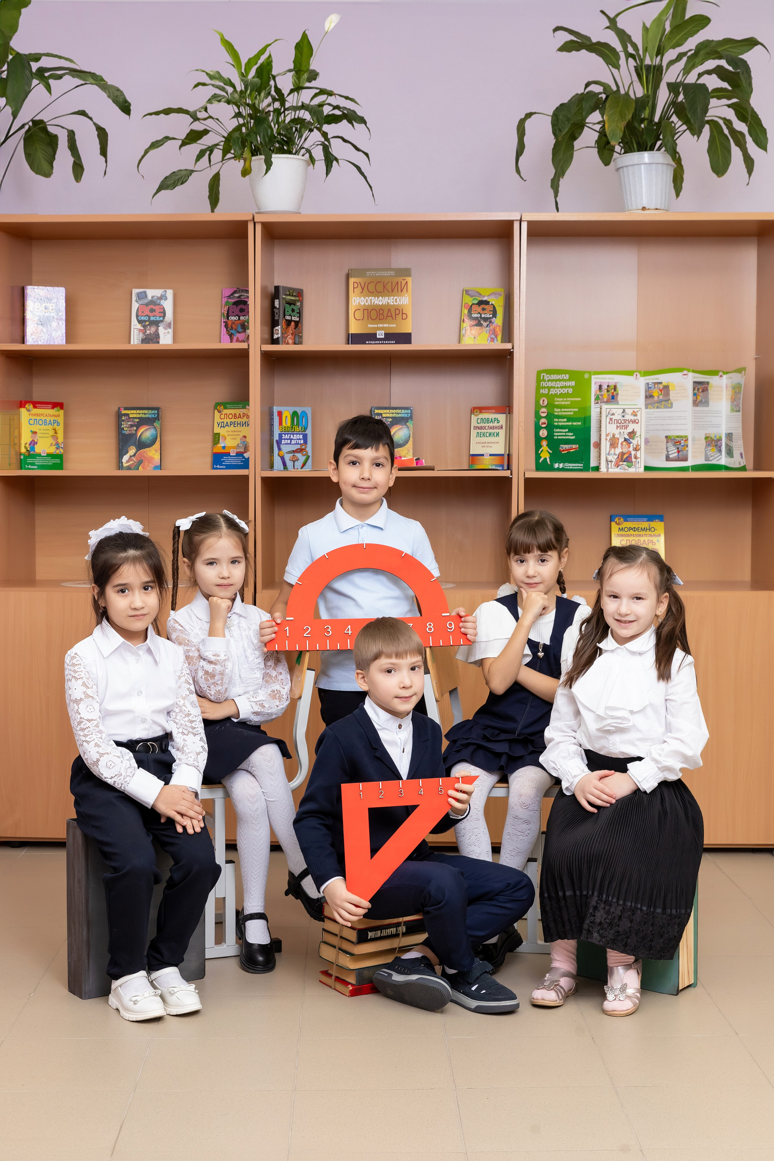 Примеры фото НАЧАЛЬНЫЕ КЛАССЫ. Фотограф Радужный ХМАО, Школьный фотограф, семейный фотограф, выпускной альбом