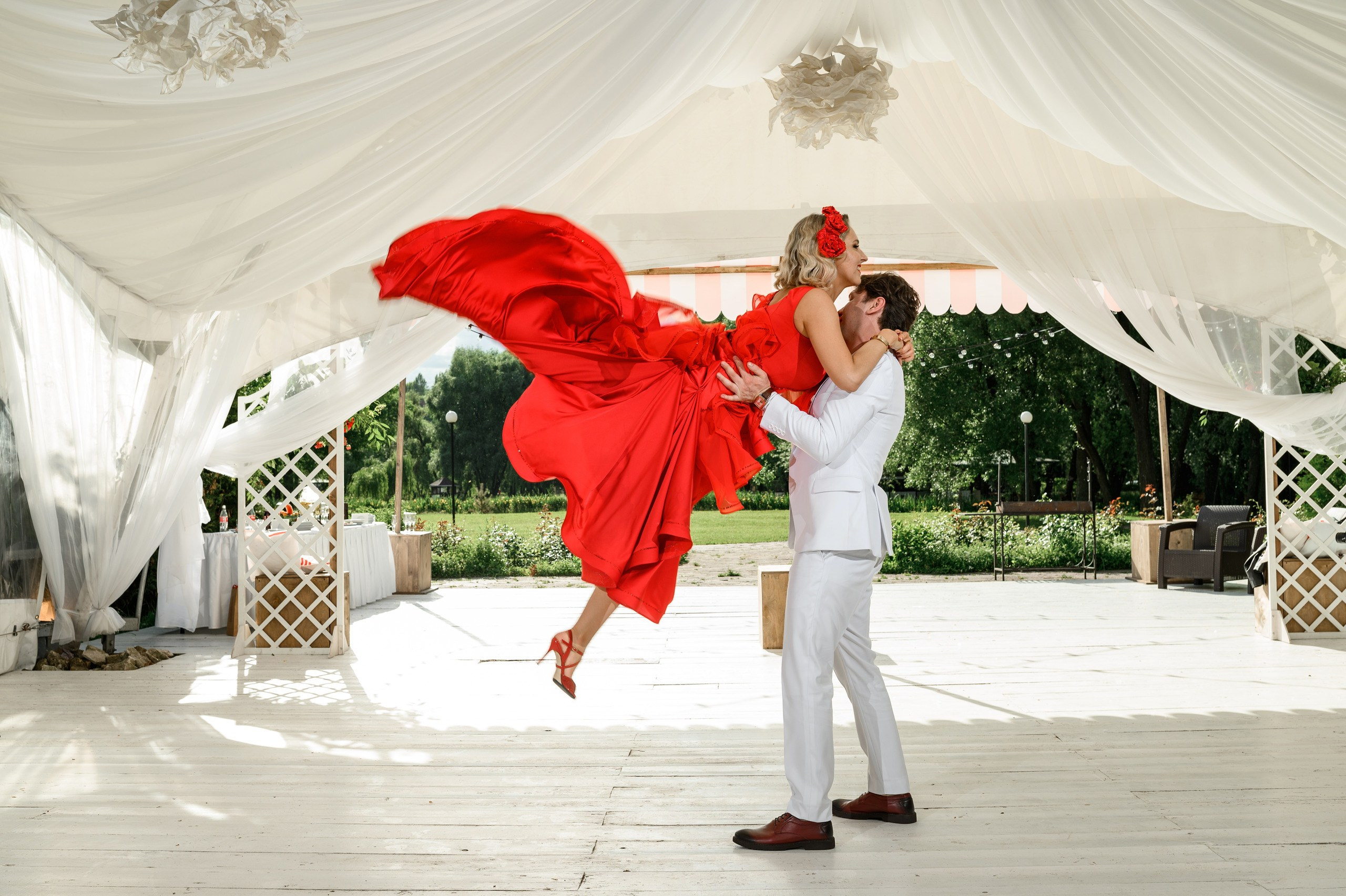 Свадьба в усадьбе Остров. Kirillova Studio — мастерская декора и событий Юли Кирилловой