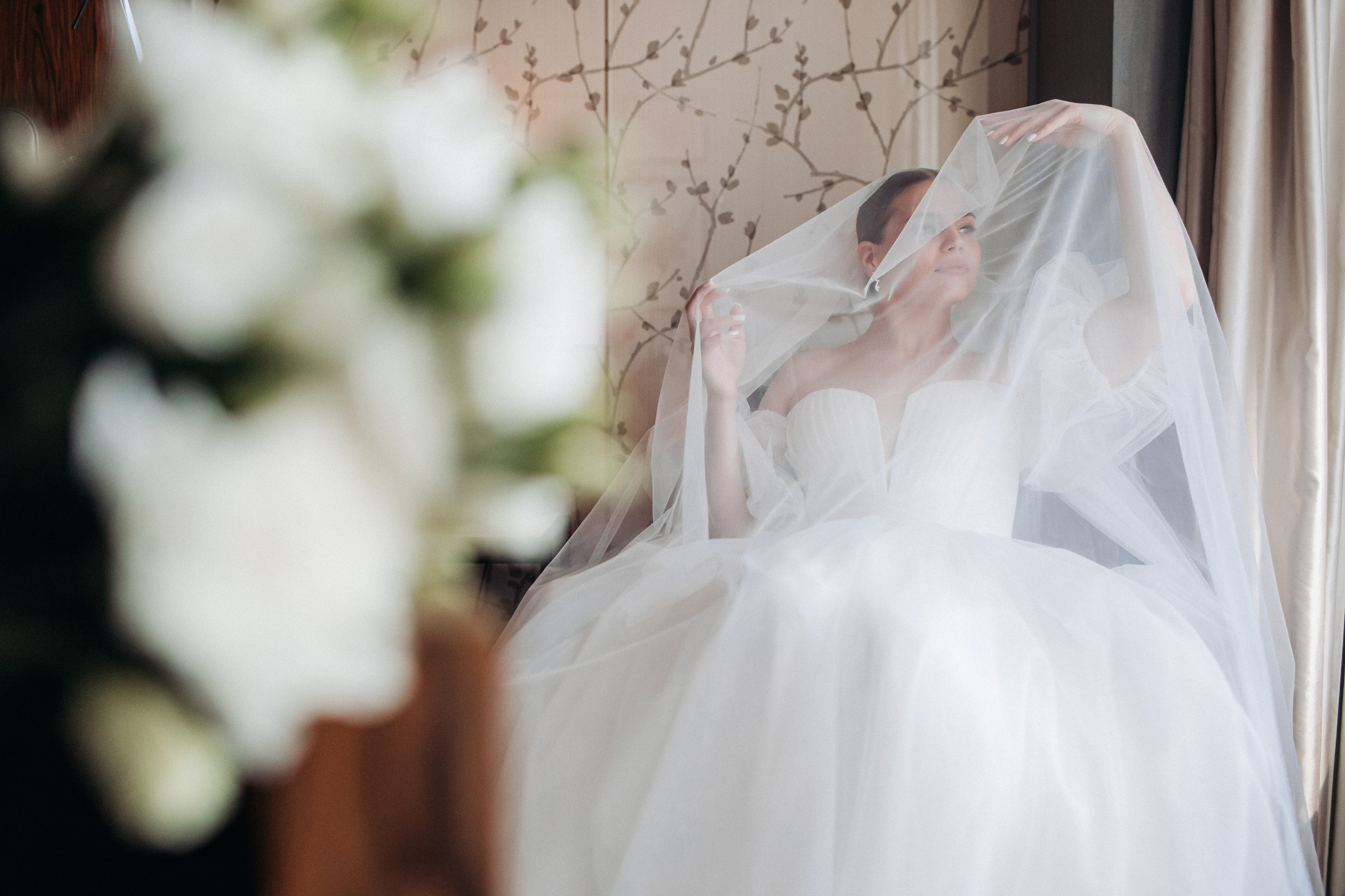 Vlad & Nadya (Saint-Petersburg, Russia). Destination wedding photographer Peter Letu