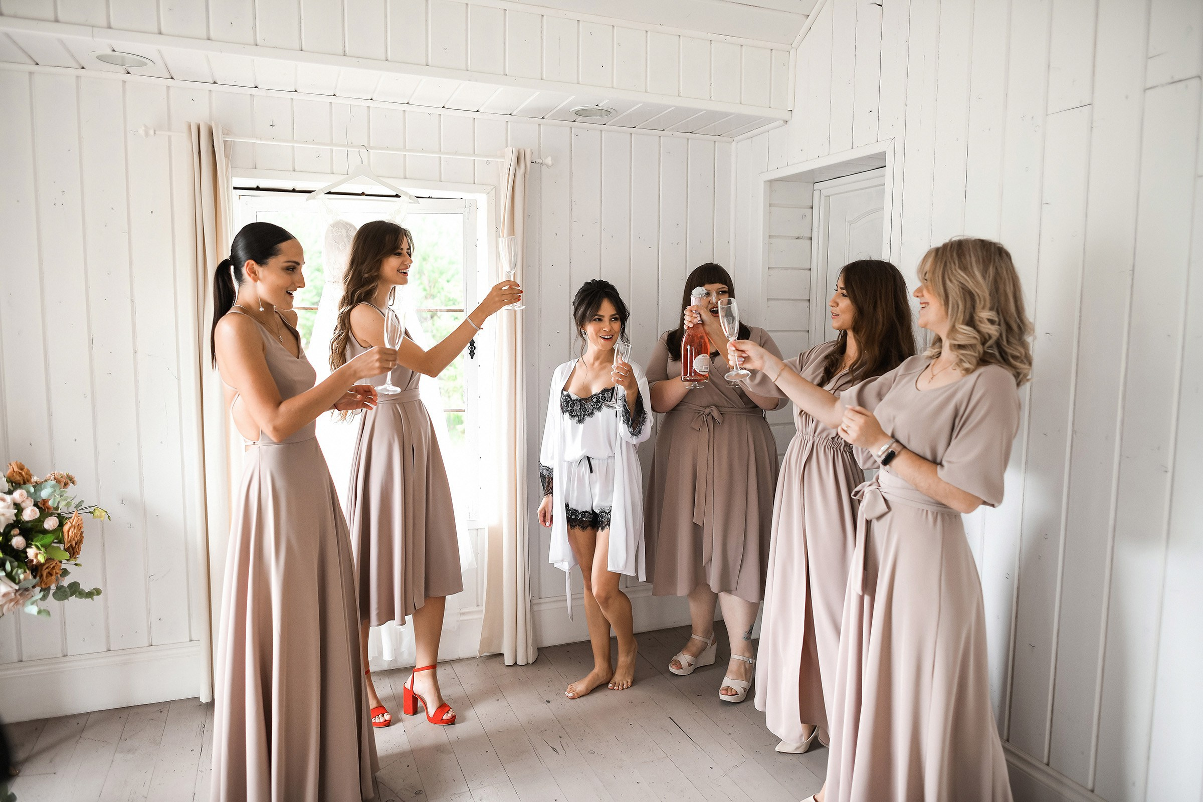 🌄 Демьян и Катя — свадьба в нацпарке "Столбы" | Веселый банкет и эпичные фото на скалах. 📸 Свадебный и семейный фотограф в Красноярске Тихомиров Евгений | 17 лет опыта | 800+ свадеб