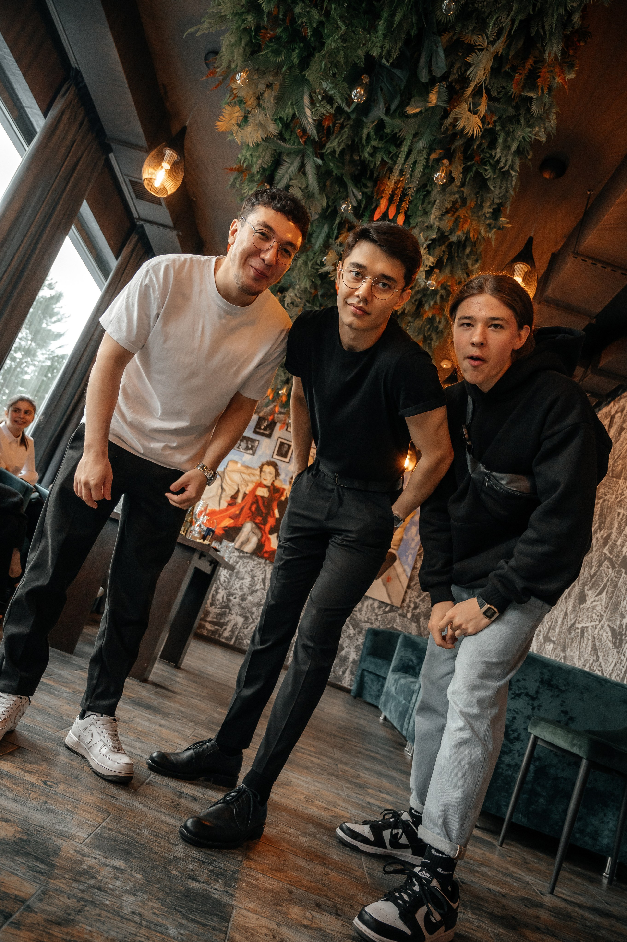 Презентация картины Карима в Париже. Фотограф Нижний Новгород