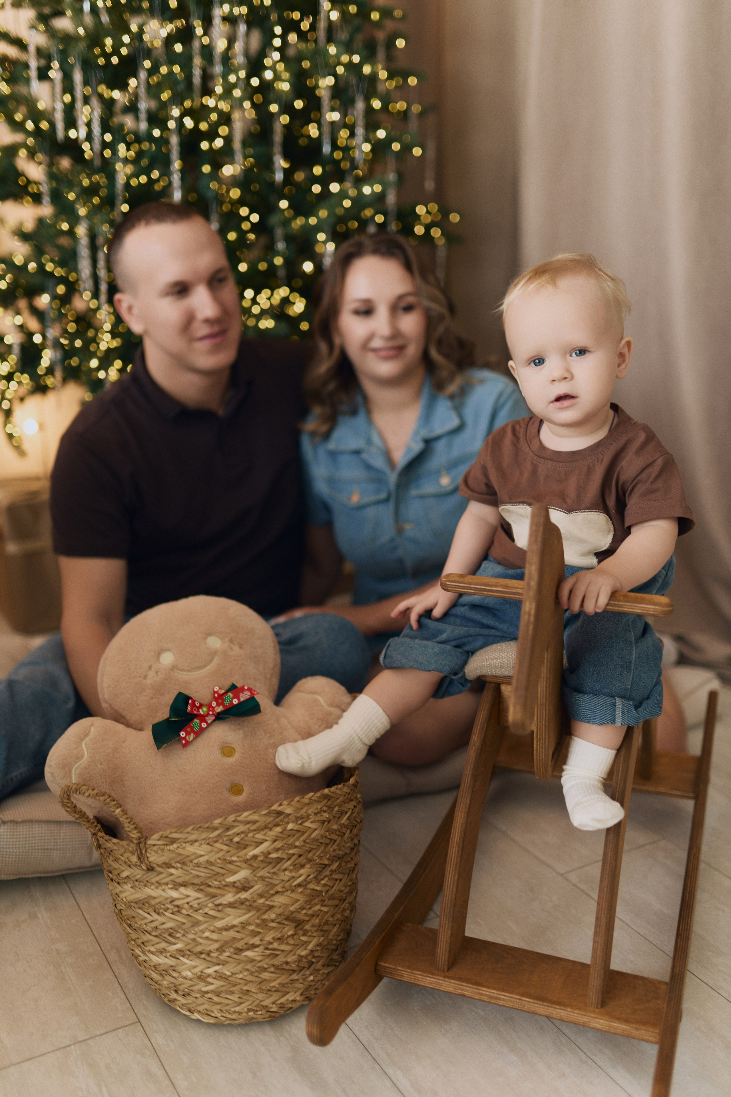 Семейная новогодняя фотосессия. Алина Каравайцева. Фотограф в городе Барнаул