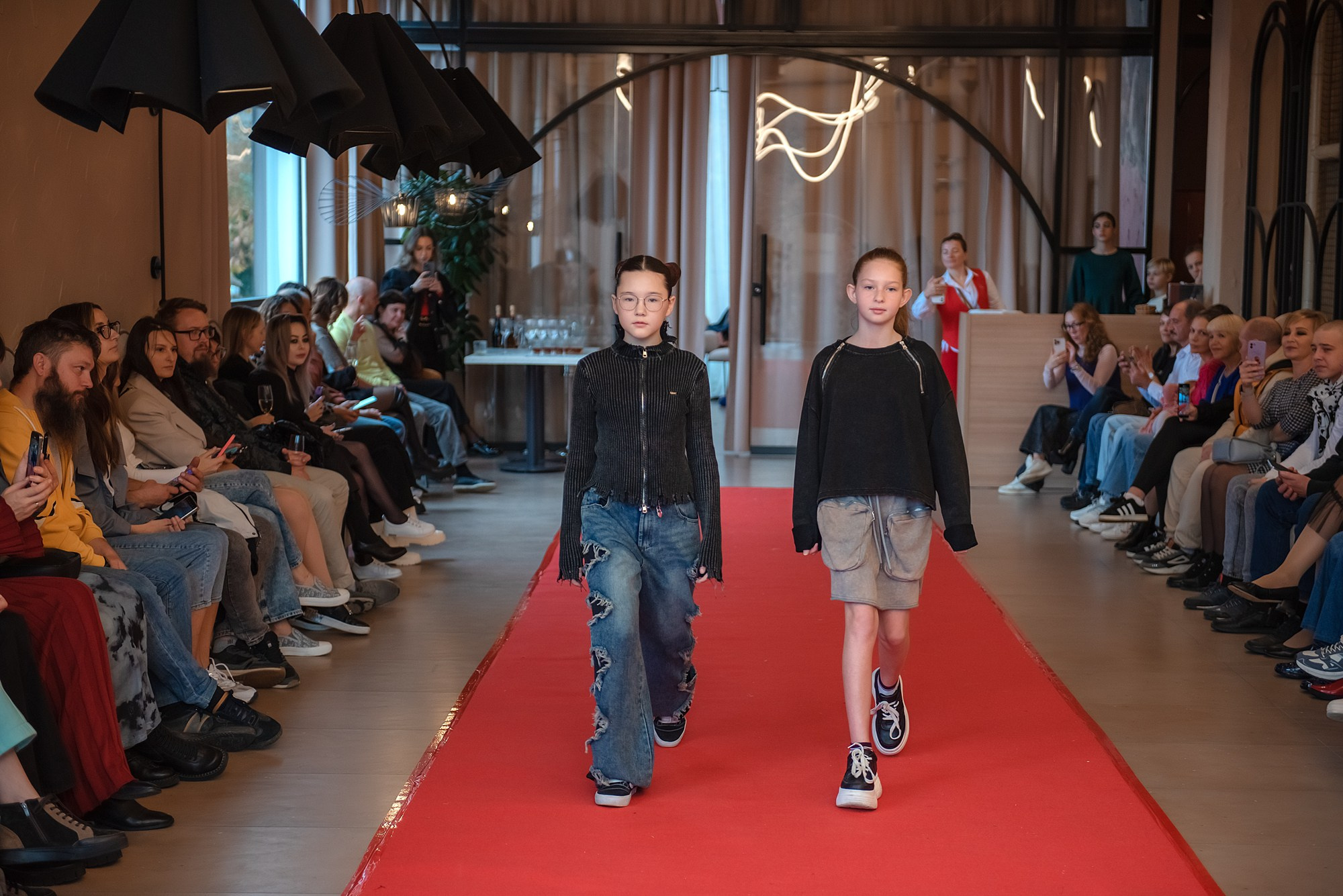 HAPPYkids дефиле в день мамы. Семейный и коммерческий фотограф в Сочи Александр Бодунов