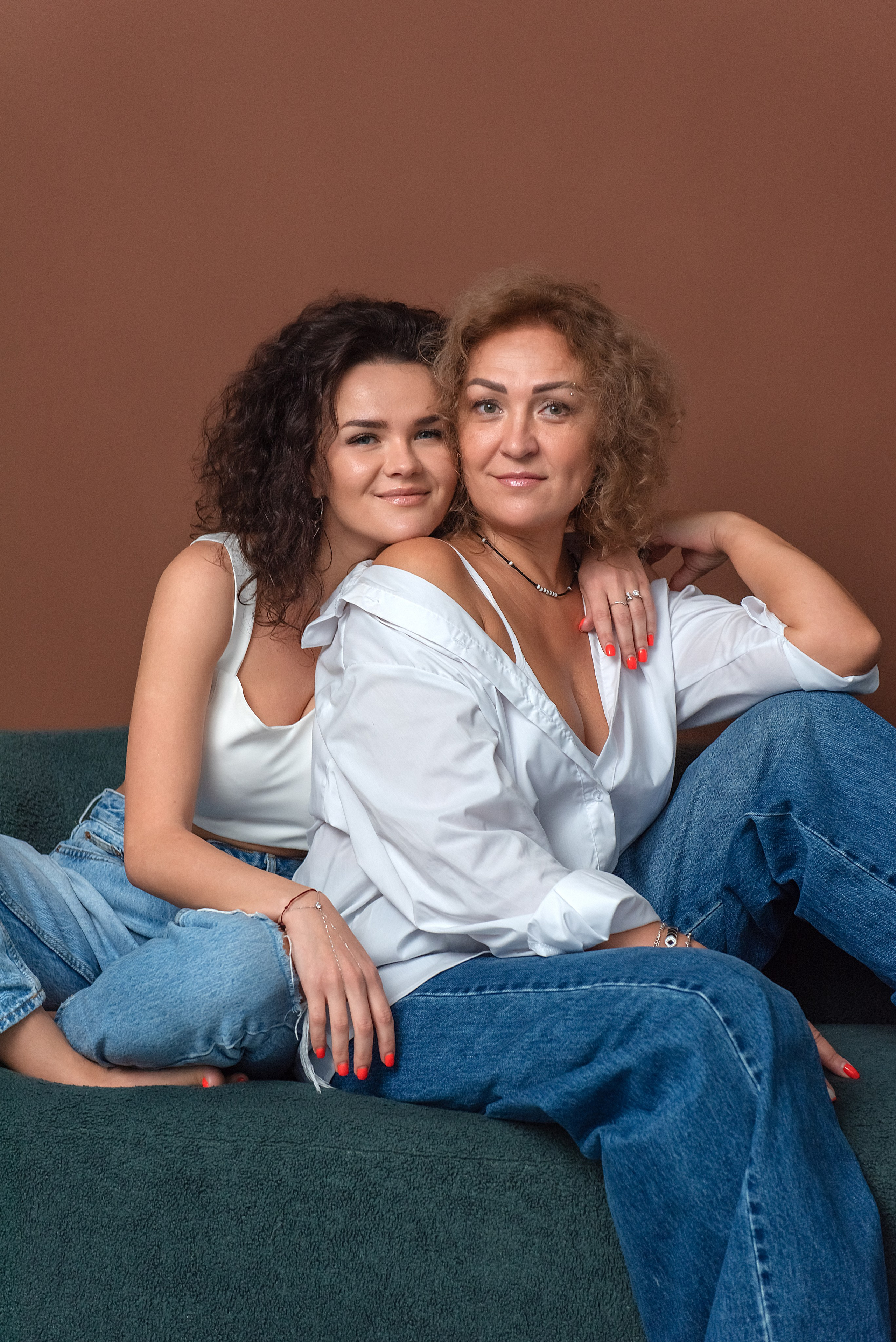 Студийная съемка «Мама с дочкой» Оля и Алина. Семейный и коммерческий фотограф в Сочи Александр Бодунов