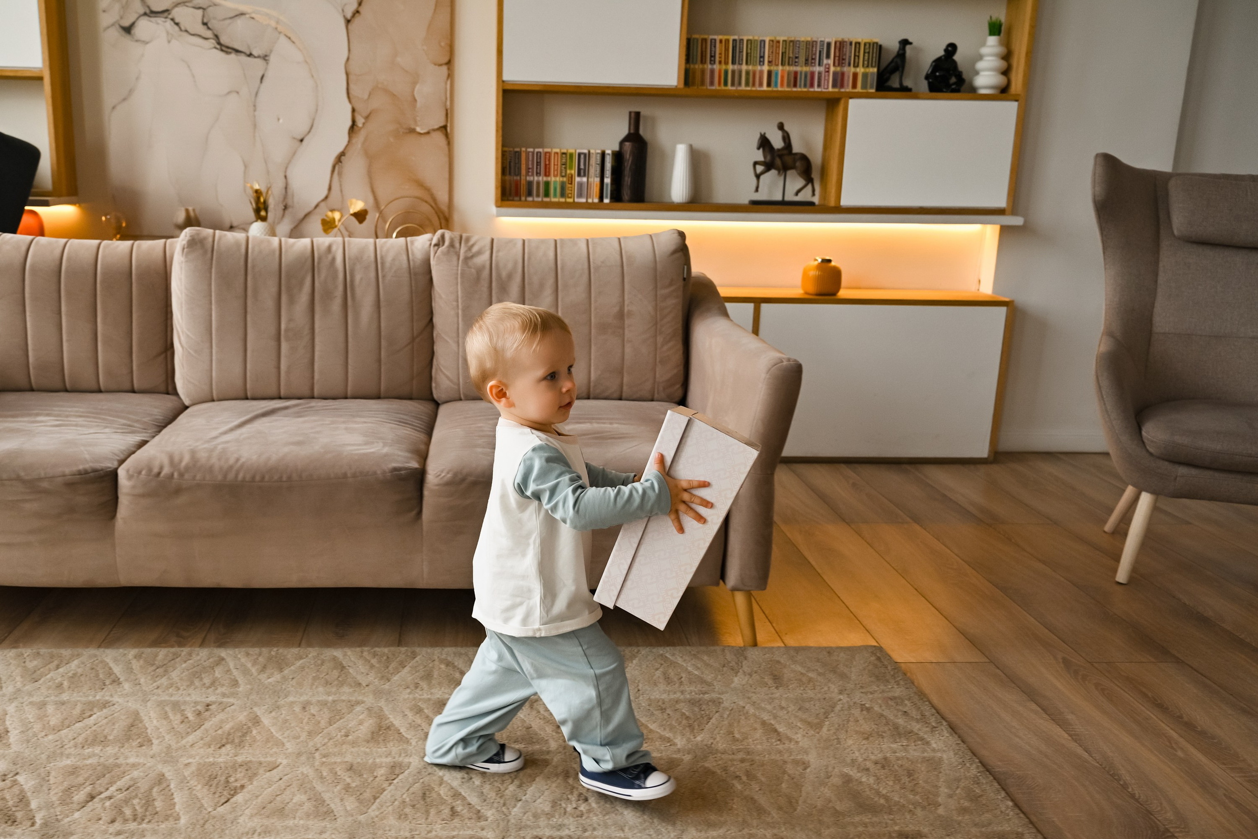 Лев. Компания и фотошкола по созданию контента в Москве