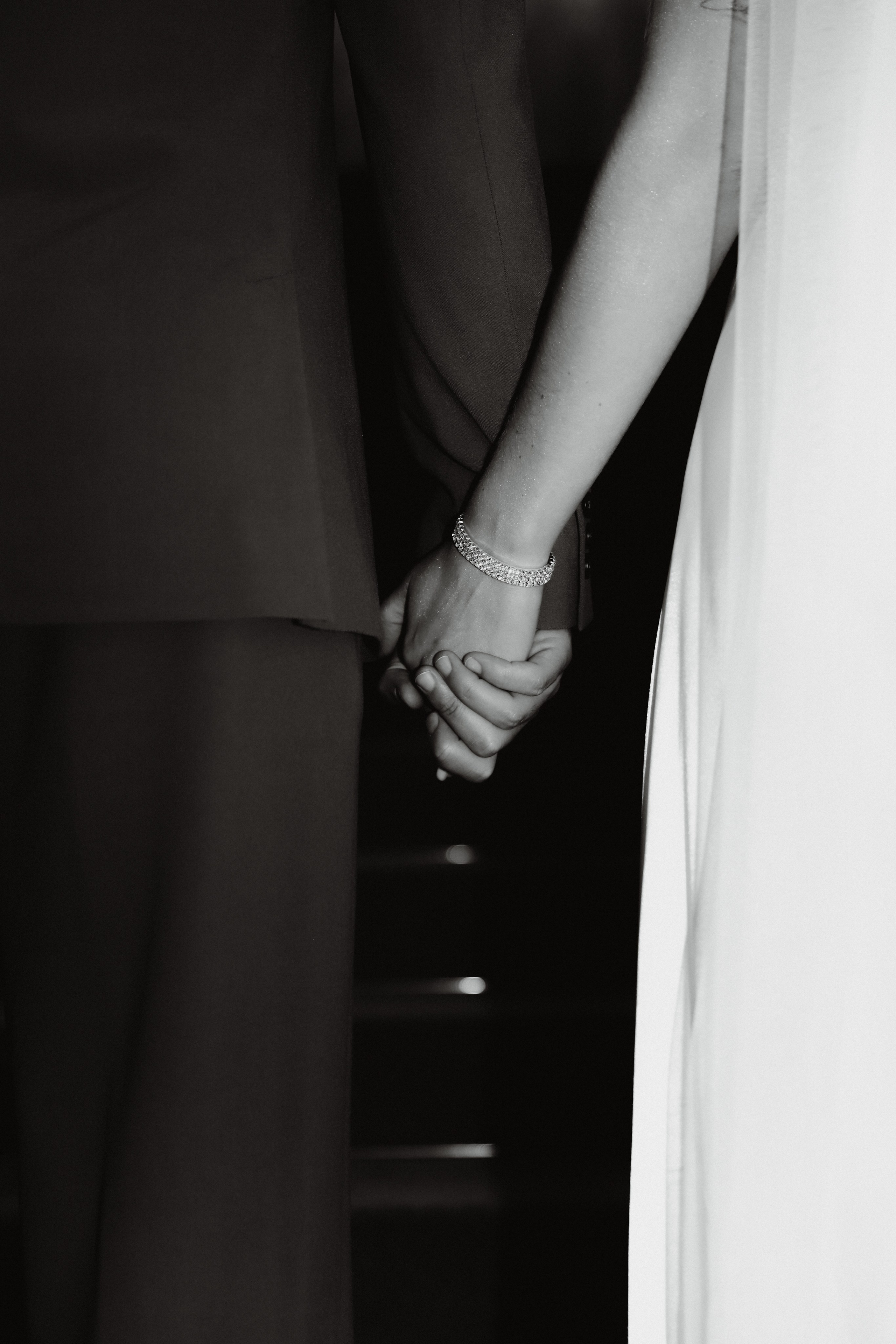 Свадебная съёмка: запечатлите волшебство вашего дня. Профессиональный фотограф звезд, концертов и спортивных событий