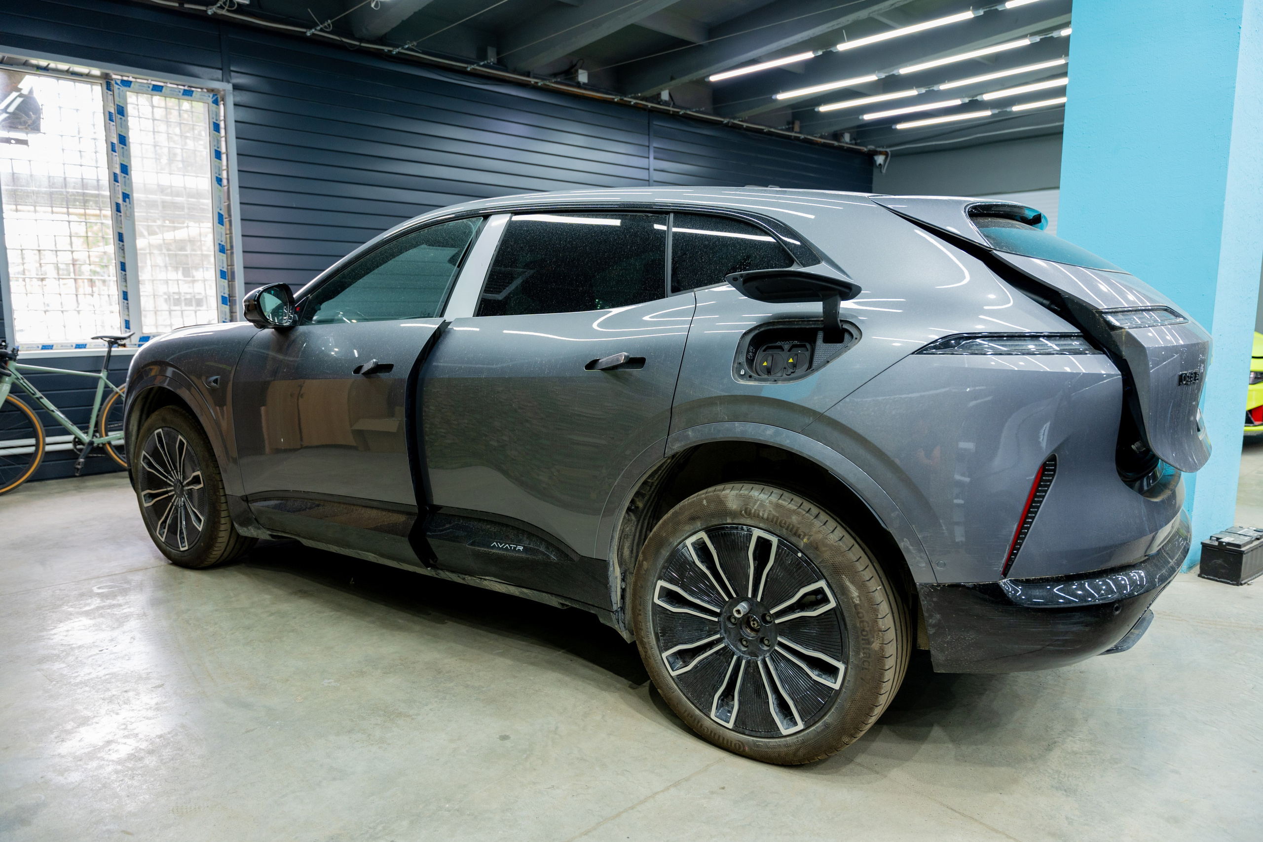 Интерьерная фотосъемка автосалона Elrus в Краснодаре. Zeekr, LiXiang Профессиональная фотосъемка интерьера премиум-автосалона в Краснодаре. Шедевры для Вас! Фотограф и Видеограф в Краснодаре Пахиев Руслан