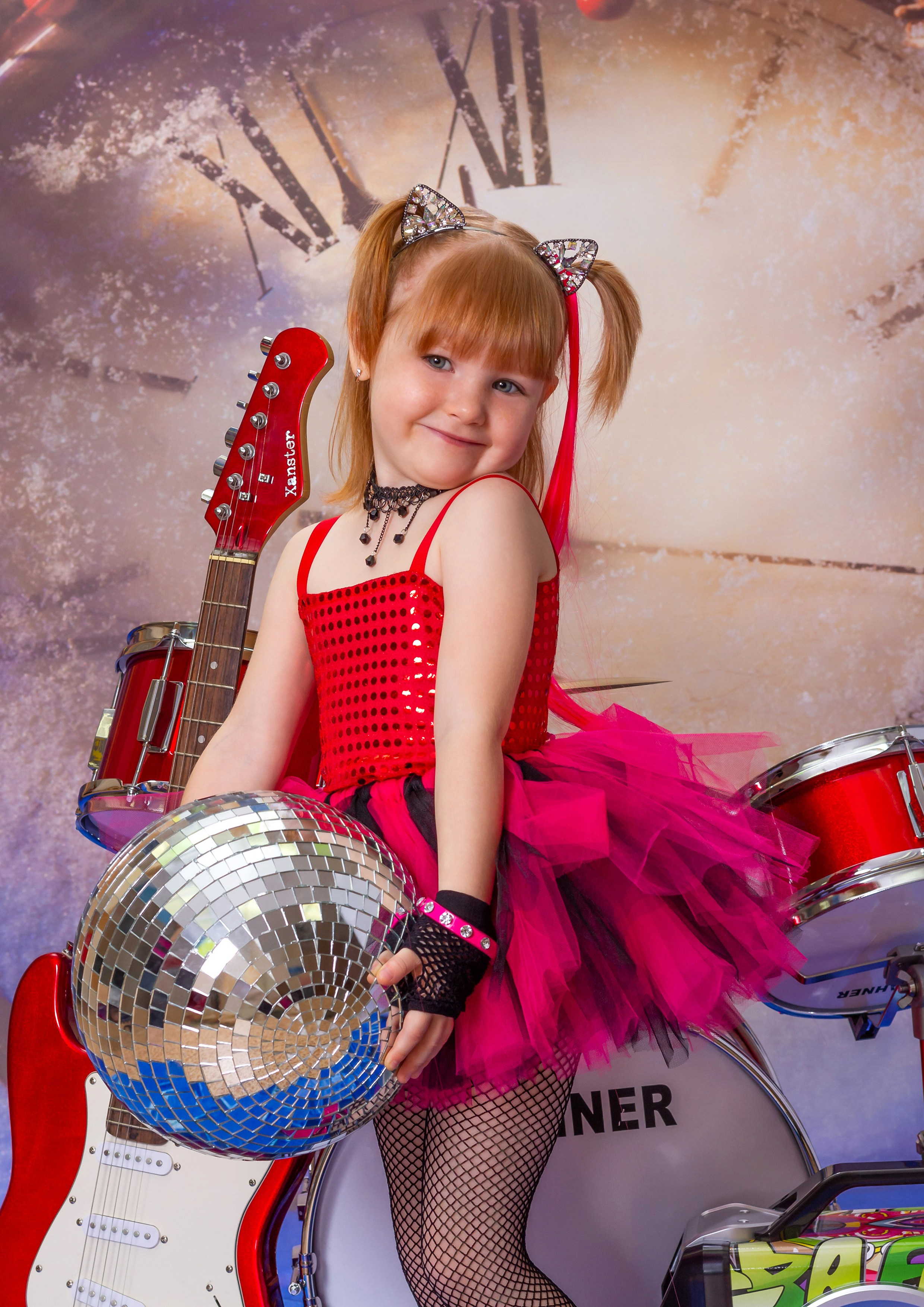 Фотосессия «Новогодняя Рок-Звезда» 2019 год. Фотограф в детский сад Елена Колчева Новокузнецк