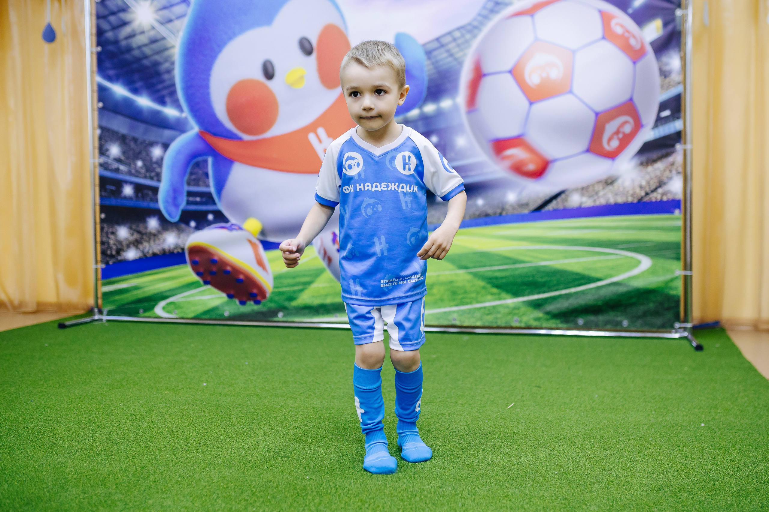 Фотосессия с кубком в детских садах г. Магнитогорска. Денис Прохоров Фотограф в г. Магнитогорск