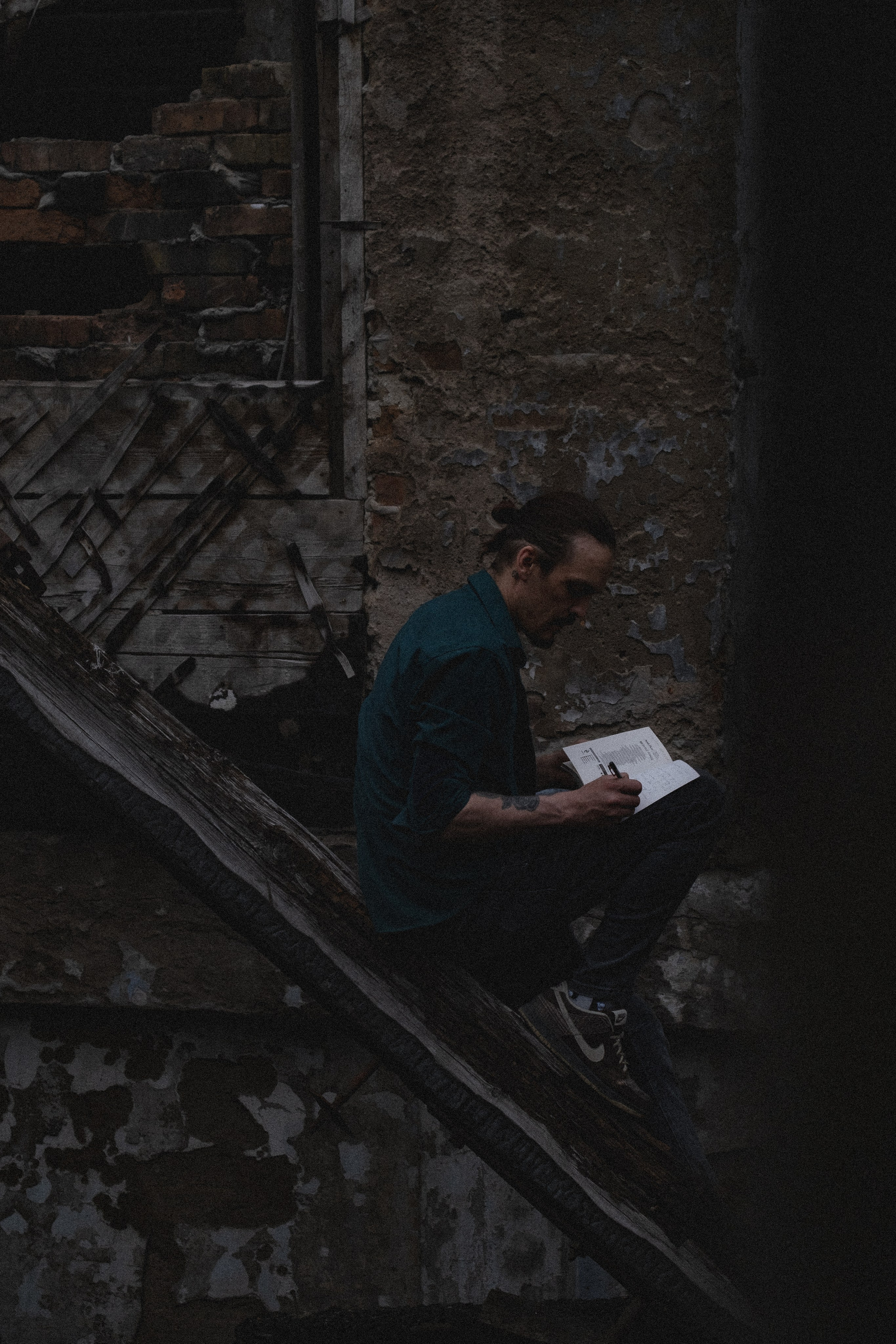 «Они шли мимо заброшенного дома». Фотограф |Герасимова София