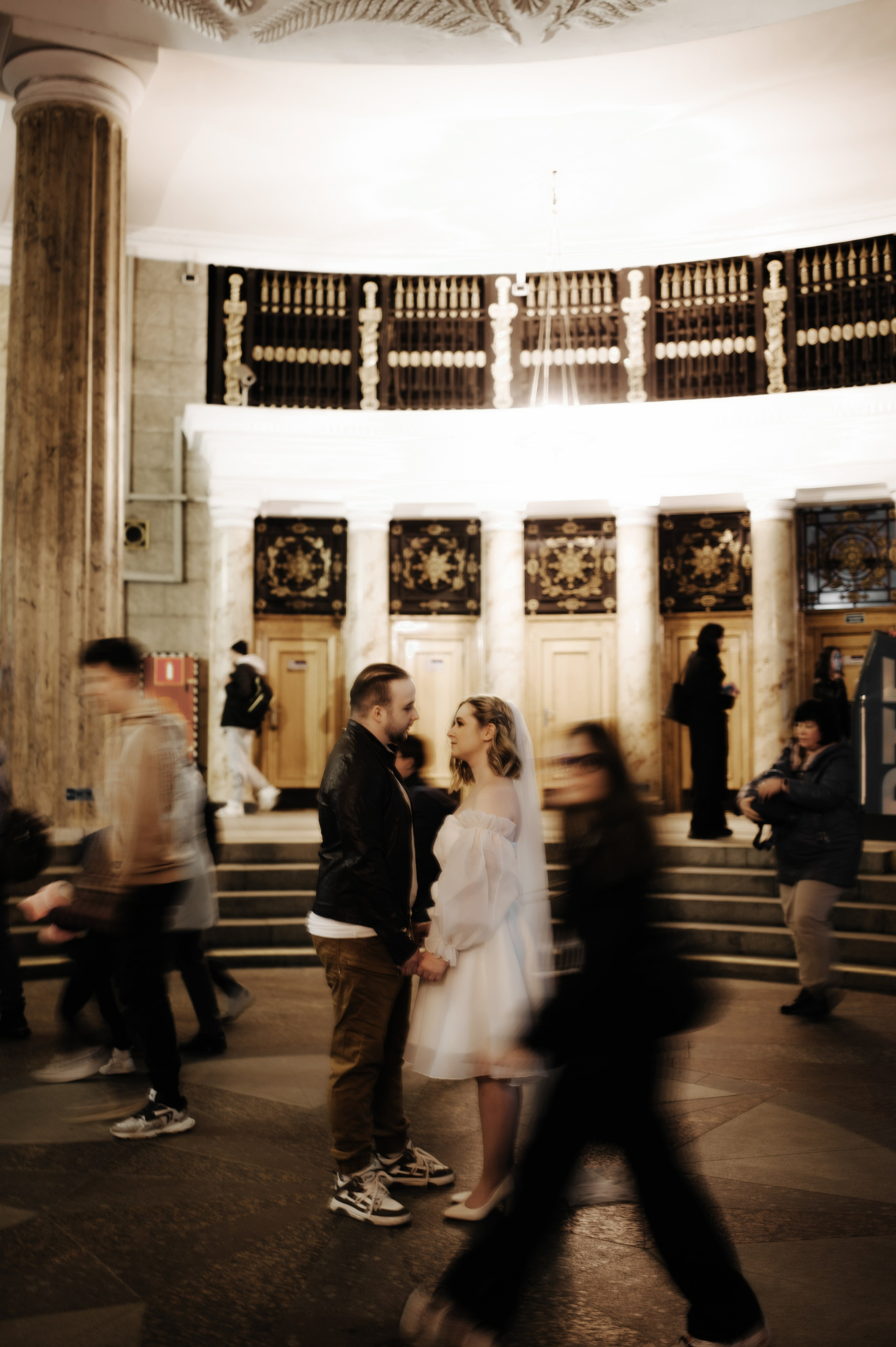 Свадебная в метро. Семейный и свадебный фотограф в Санкт-Петербурге Юлия Мельникова