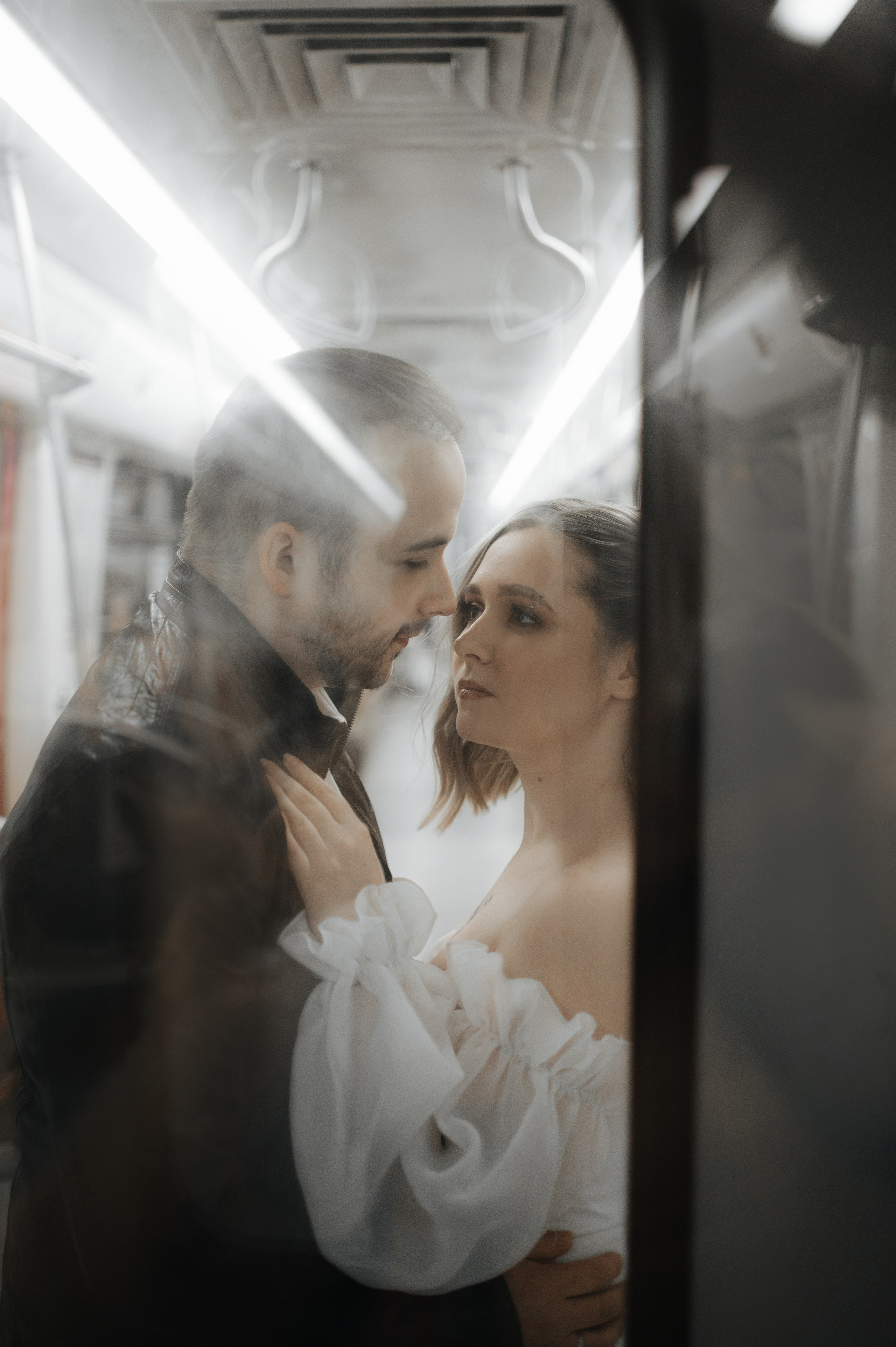Свадебная в метро. Семейный и свадебный фотограф в Санкт-Петербурге Юлия Мельникова