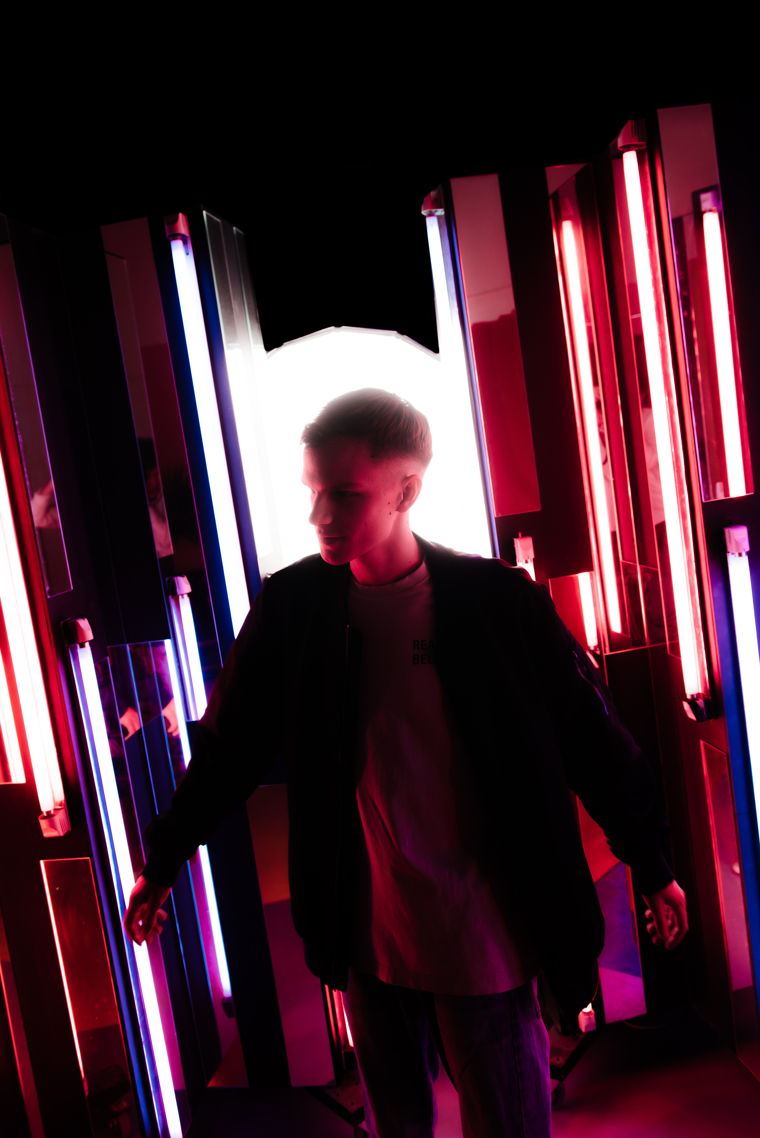 Фотосессия Неон. Профессиональный фотограф Артем Рахимов в Казани