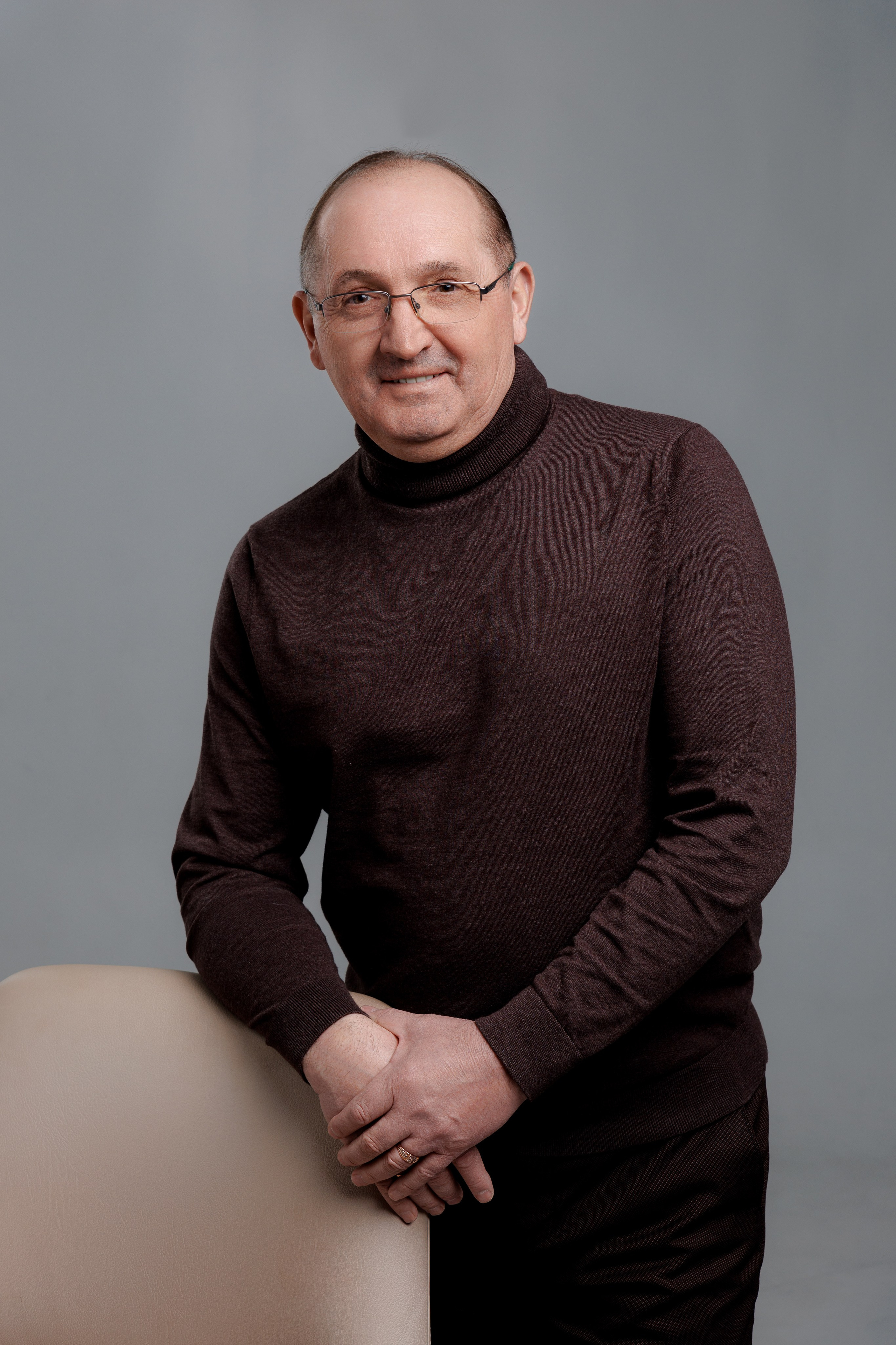 Александр Еременко депутат Городской думы Астрахани деловой портрет, фотосессия в астрахани, фотосъемка для выборов,  бизнес портрет, фотограф в астрахани, деловая съемка