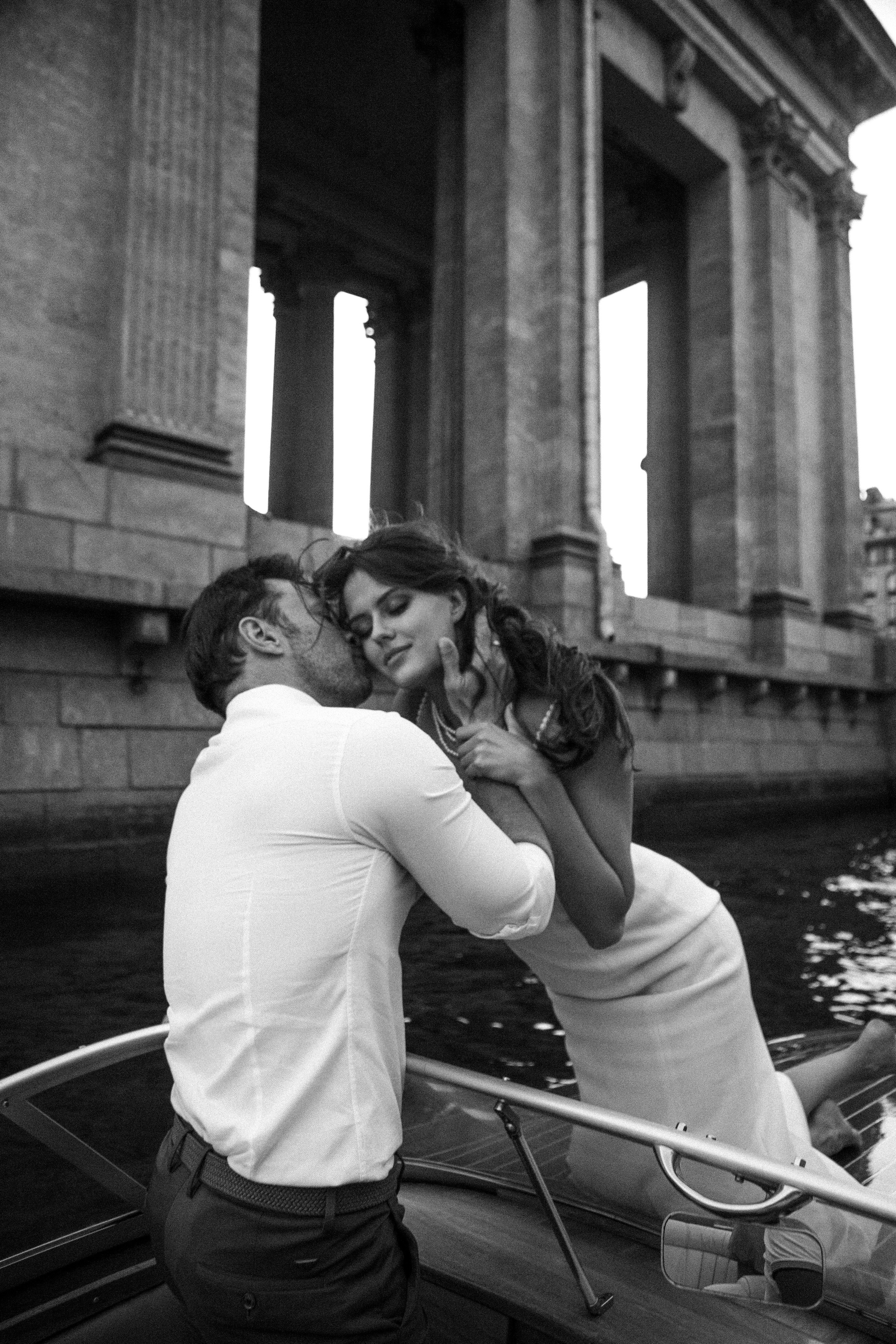 Парные. Честные истории о жизни города и его людях