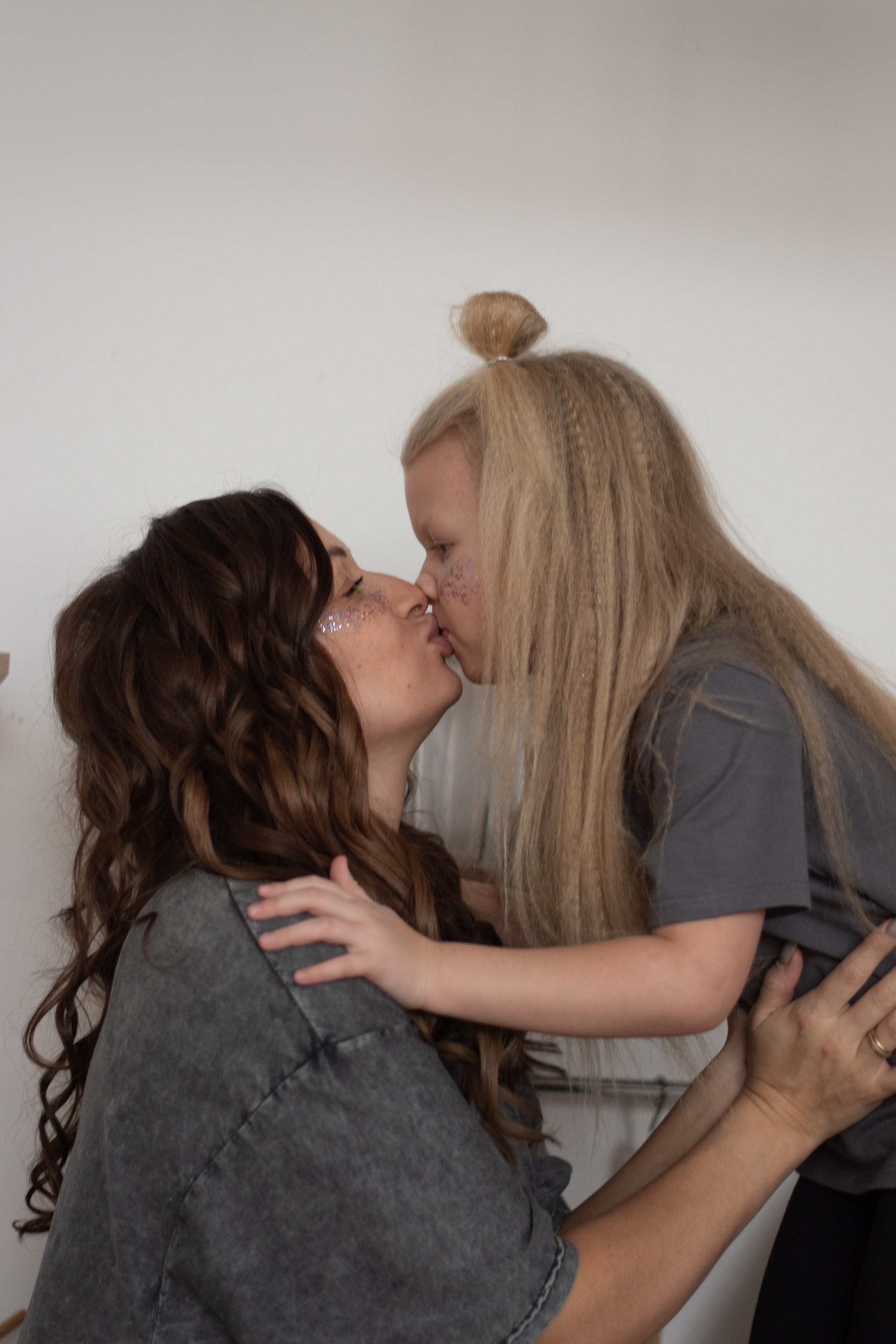 Ксения и прекрасные малышки Милана и Арина. Фотограф в Новосибирске Фальман Полина