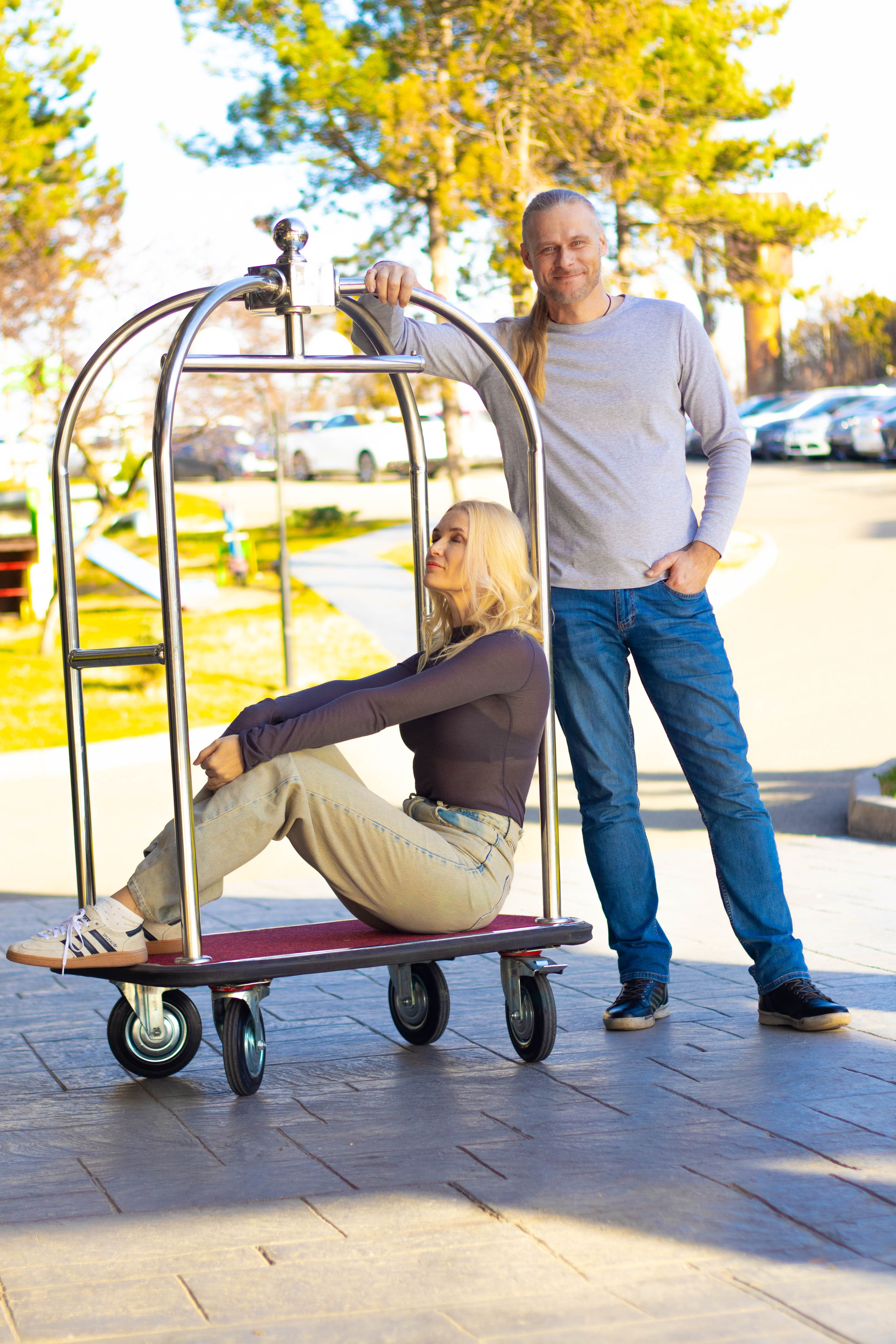 «Влюбленные в городе». Уличный фотограф Города N