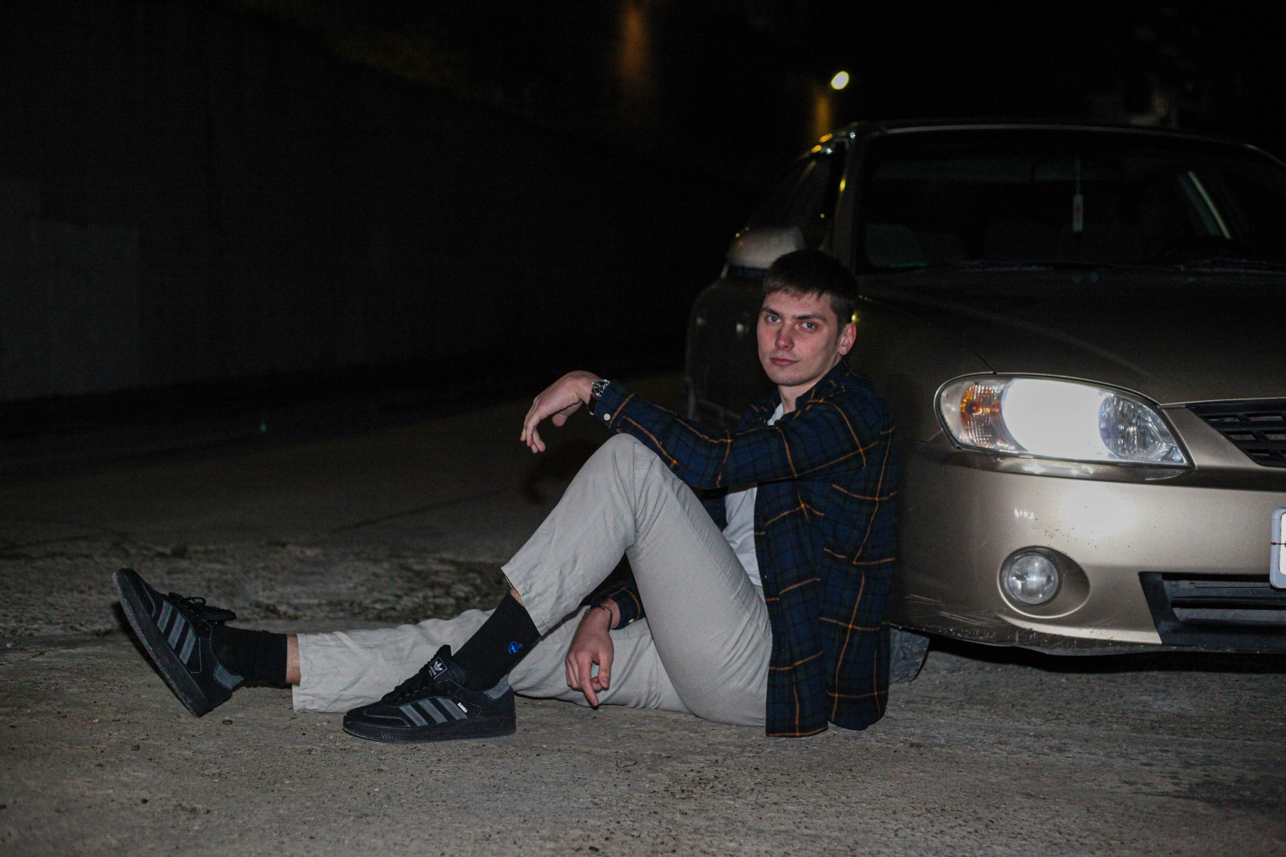 «Затянутая тишина: воспоминания прошлой жизни». Уличный фотограф Города N