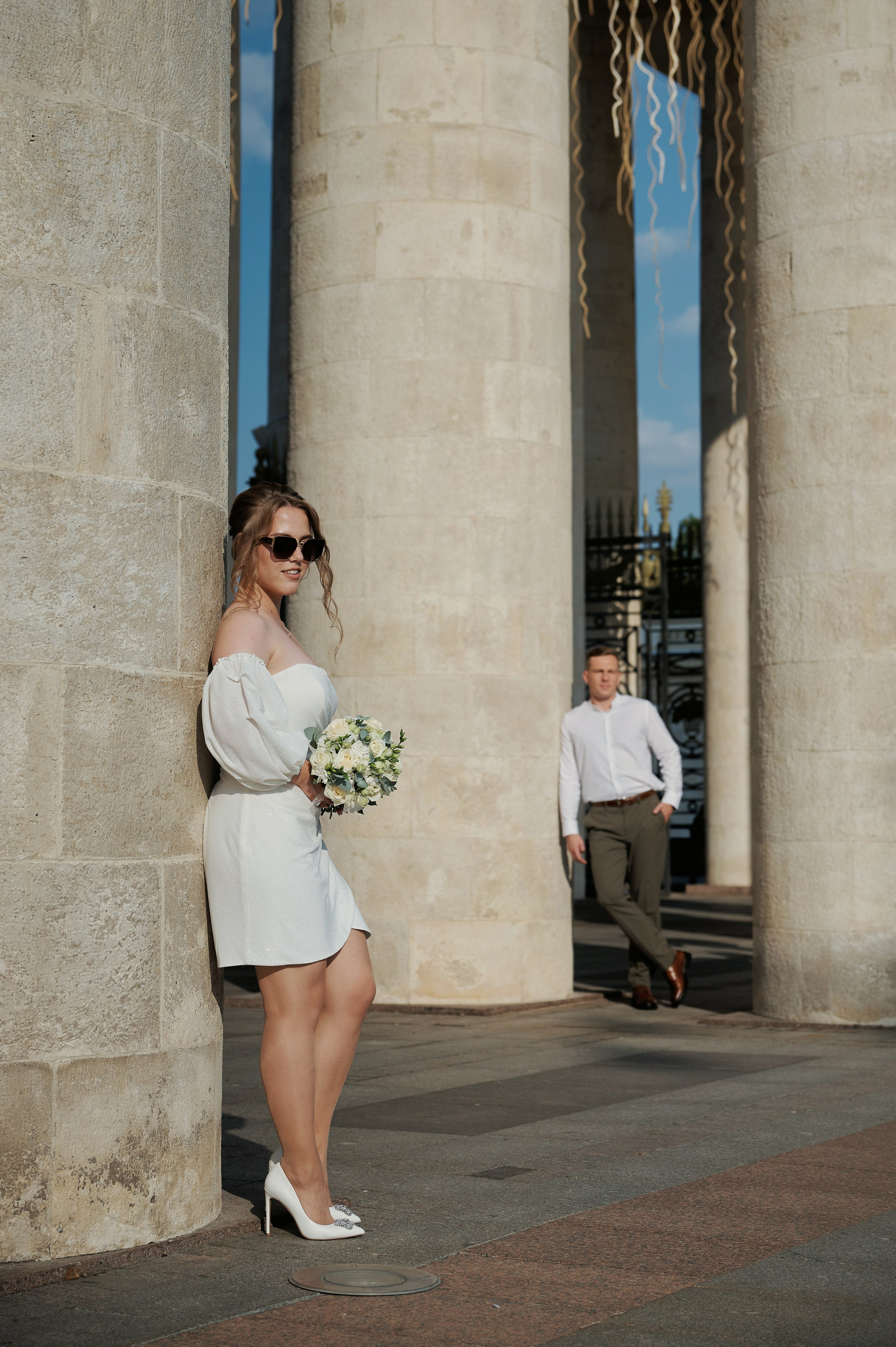 Пара в интерьере, молодожены, свадебный фотограф Москва