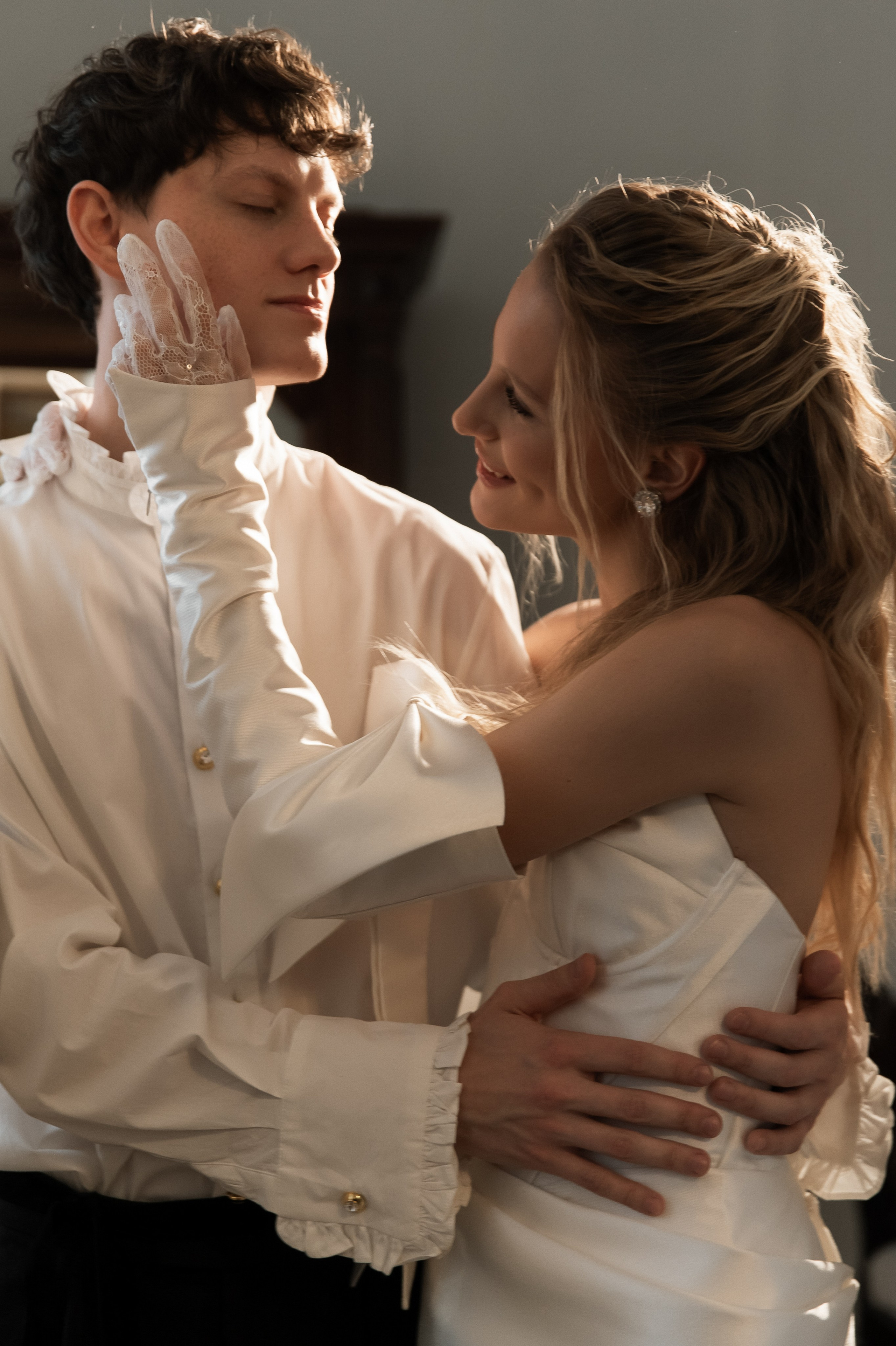 Свадебная съемка в исторической квартире на Чистых прудах. Ярослава Ерина — свадебный фотограф в Москве