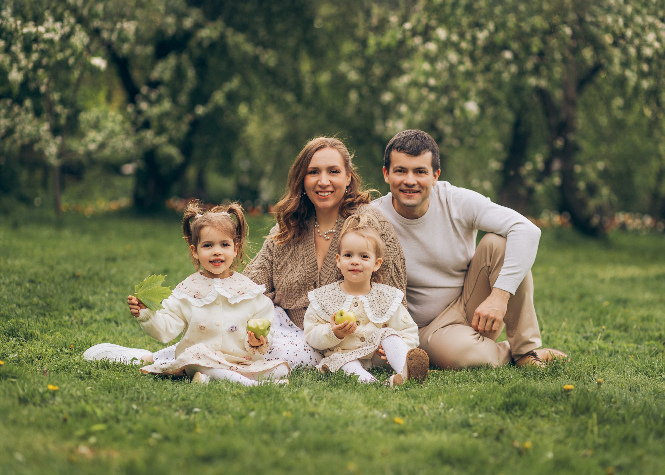 Надежда, Руслан, Ксюша и Настя. Семейный фотограф В Москве Александра Дейкун