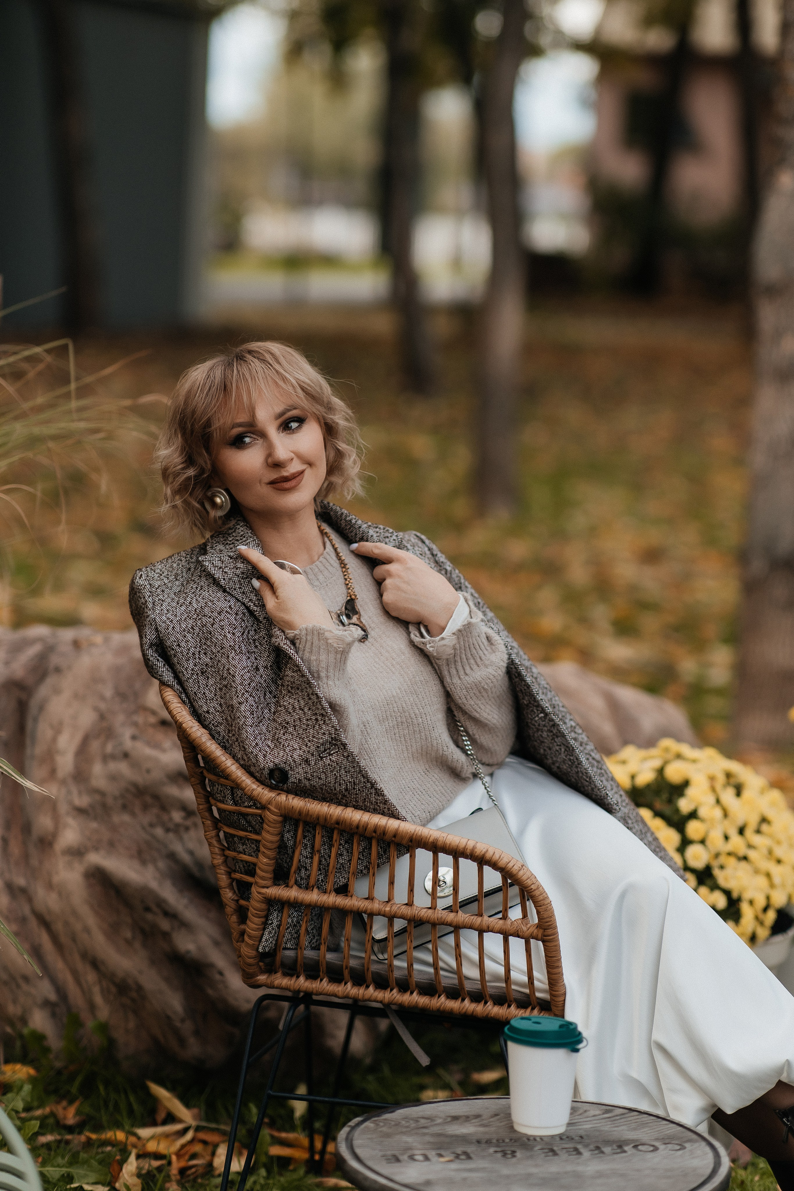 Маша и осень