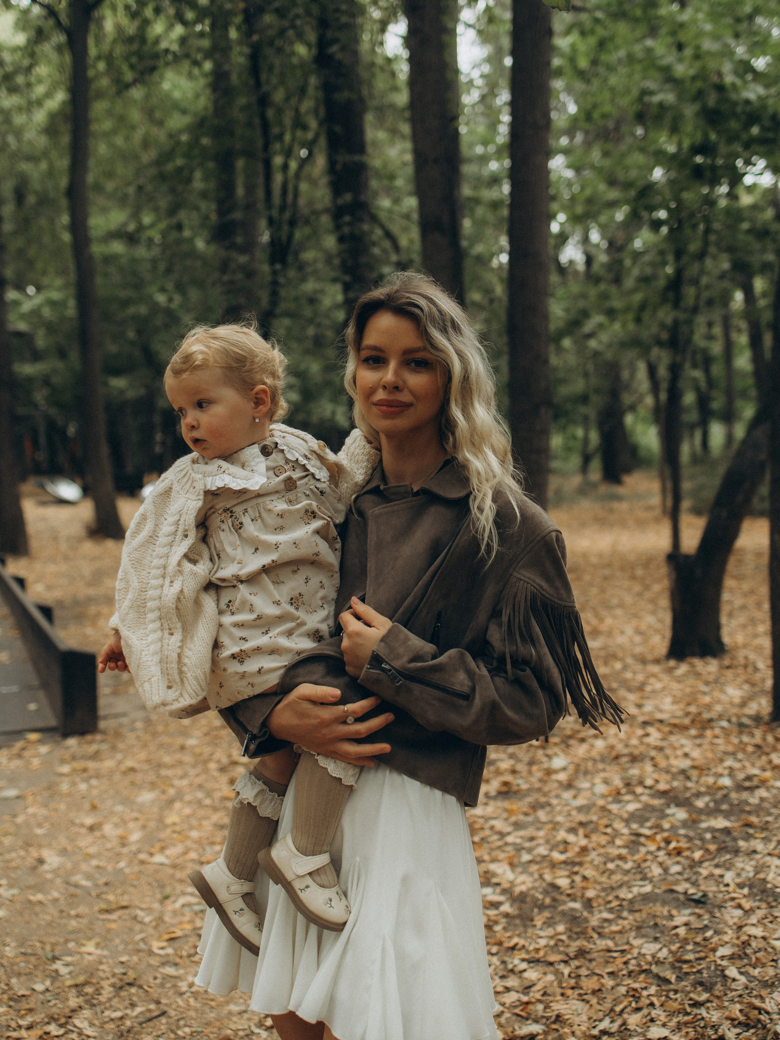 Осенняя история. Вика и Стеша. Фотограф Дарья Соколовская