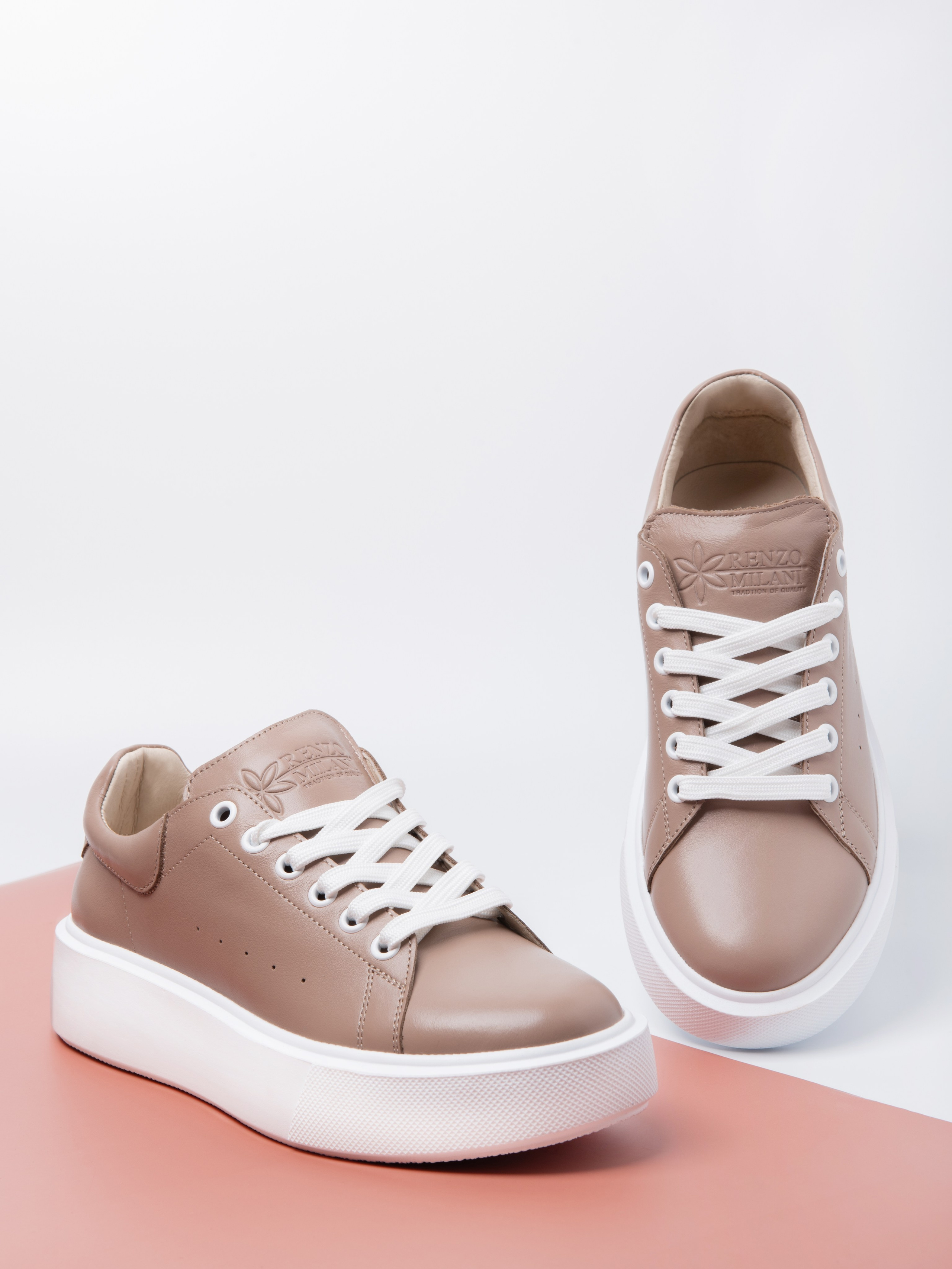 Обувь и аксессуары