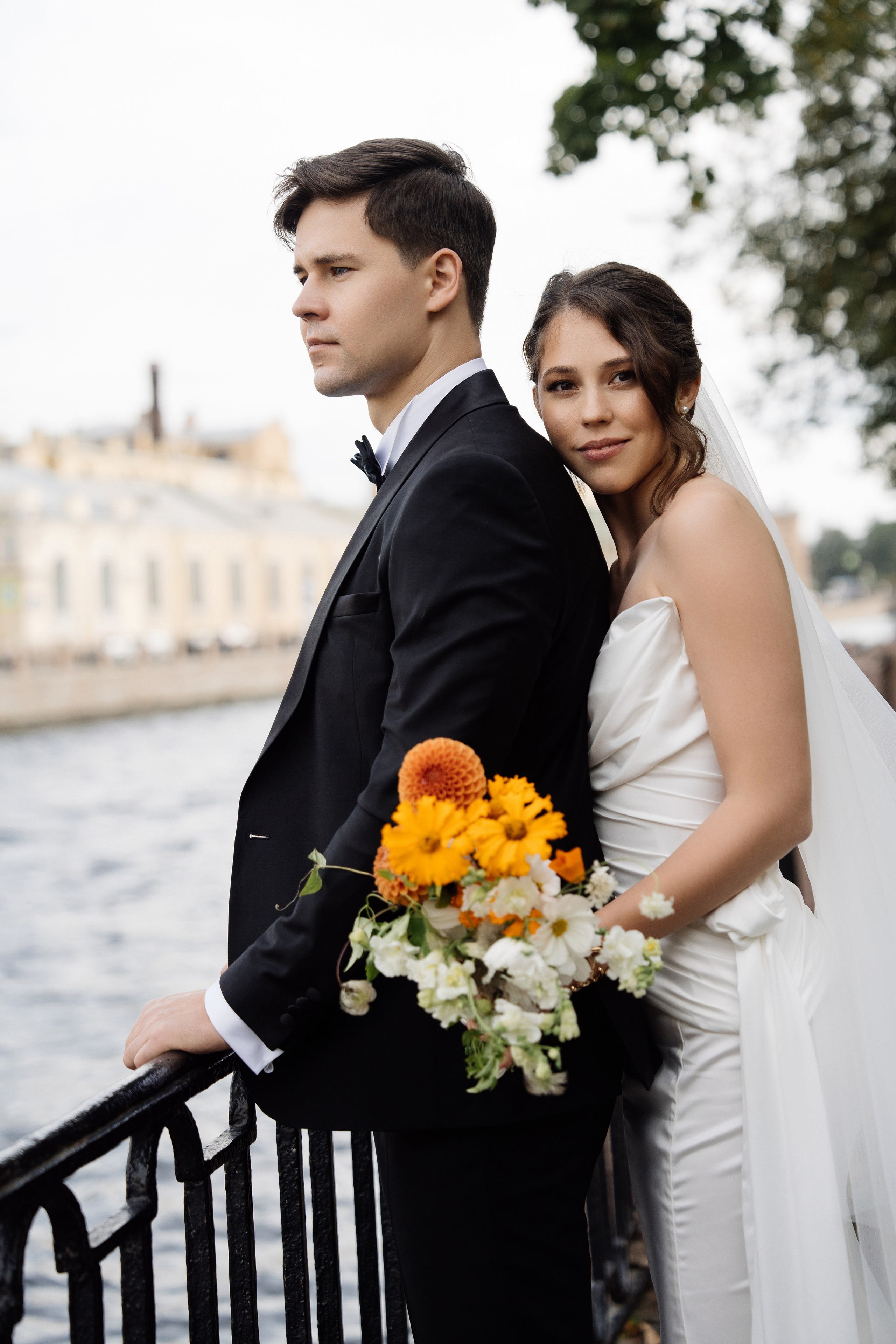 Оранжевая свадьба в гребешках. Свадебный фотограф организатор в Санкт-Петербурге Ассоль Опарина