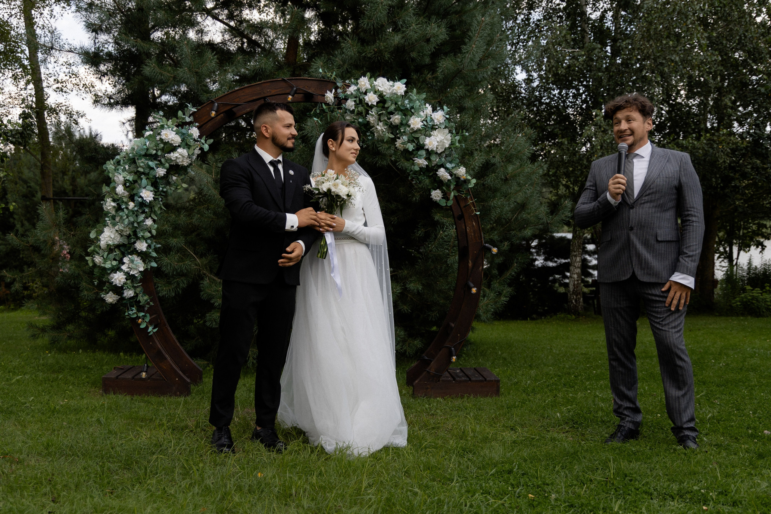 Свадебная фотосессия в агроусадьбе Лабодянка в Минске. Свадебный фотограф в Минске/Беларуси Сергей Спиридонов