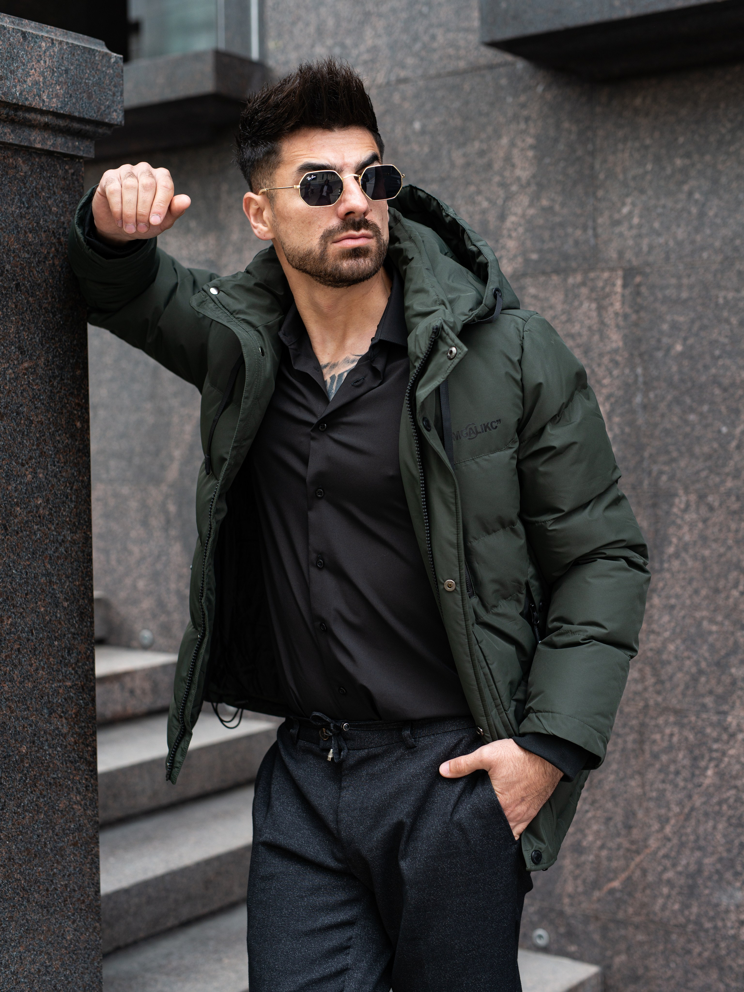 Профессиональная съемка, создающая уникальные образы, вдохновленные уличной модой.