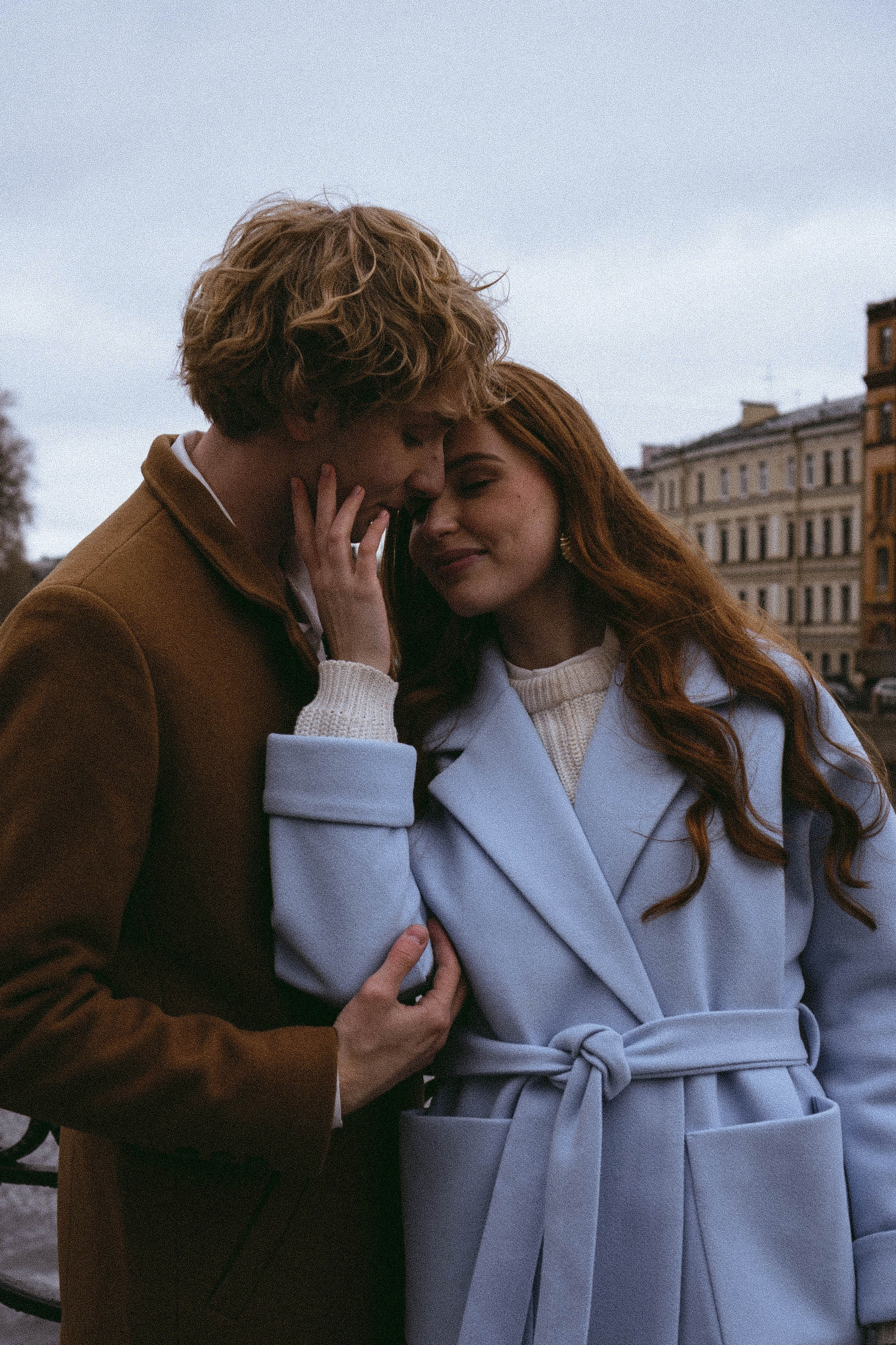 СВАДЕБНАЯ СЬЕМКА В ОТЕЛЕ. СБОРЫ ЖЕНИХА И НЕВЕСТЫ И ТАКЖЕ ТОР И ПОДГОТОВКА К ПРОГУЛКЕ И ПРОГУЛКА ПО ПЕТРОГРАДКЕ. Профессиональный фотограф, Санкт-Петербург — Виктория Богомолова