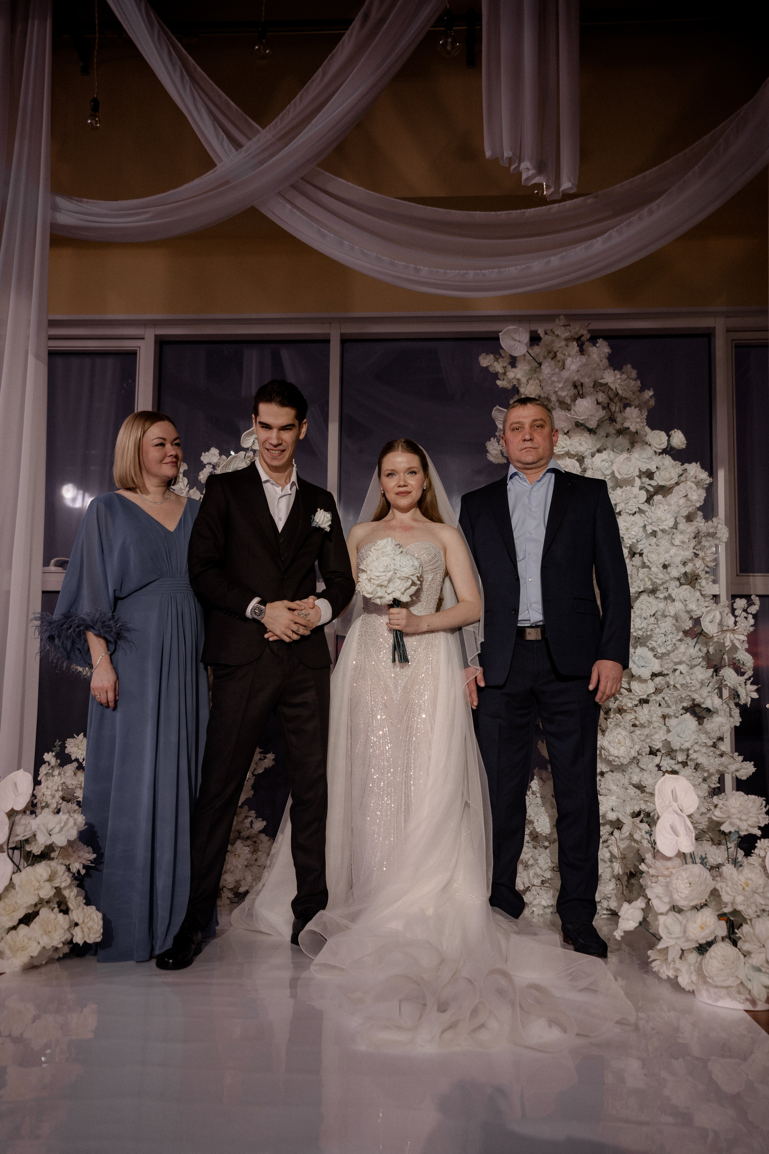 СВАДЕБНАЯ СЬЕМКА СБОРОВ В ОТЕЛЕ И ВЫЕЗД НА ЦЕРЕМОНИЮ (СНЯТО В СИБИРЕ В НИЖНЕВАРТОВСКЕ). Профессиональный фотограф, Санкт-Петербург — Виктория Богомолова