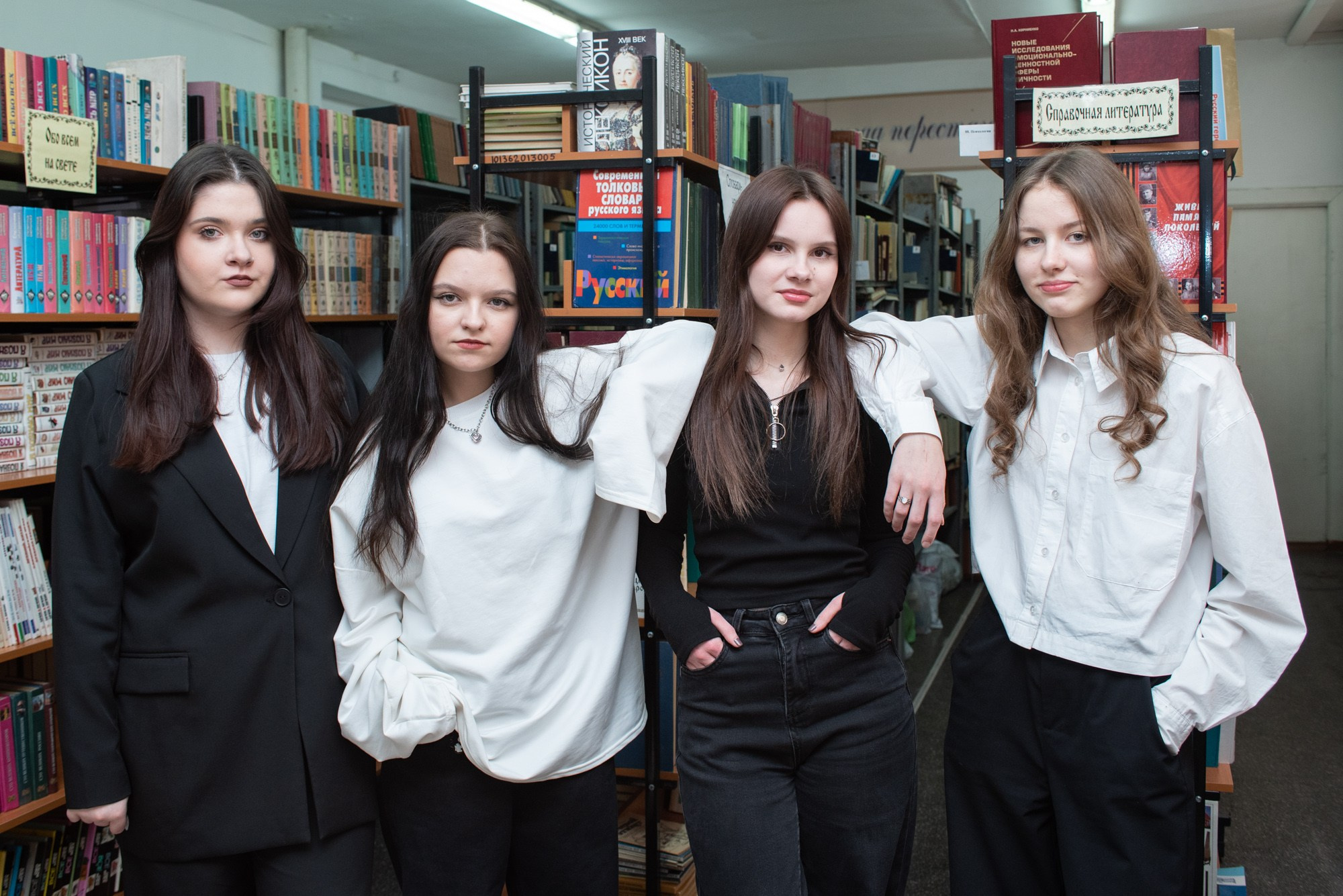 Старшая школа. Школьный фотограф, Новосибирск. Выпускные альбомы для школьников и детских садов, общие фото и «классные истории» для невыпускных классов