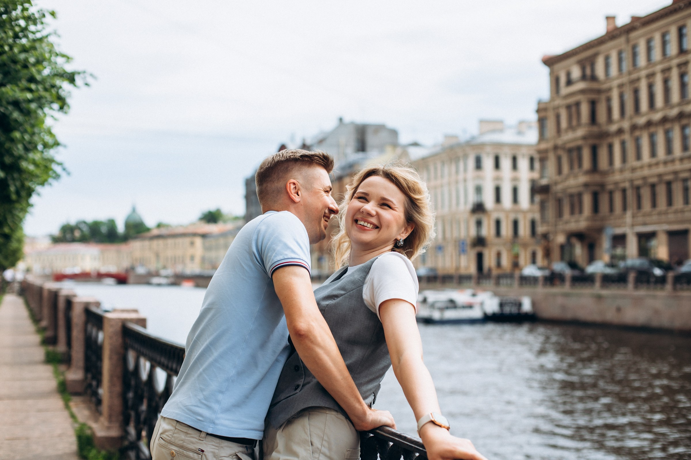 Евгений и Евгения в июле. Фотопрогулка в Петербурге. Индивидуальный и семейный фотограф в Санкт-Петербурге