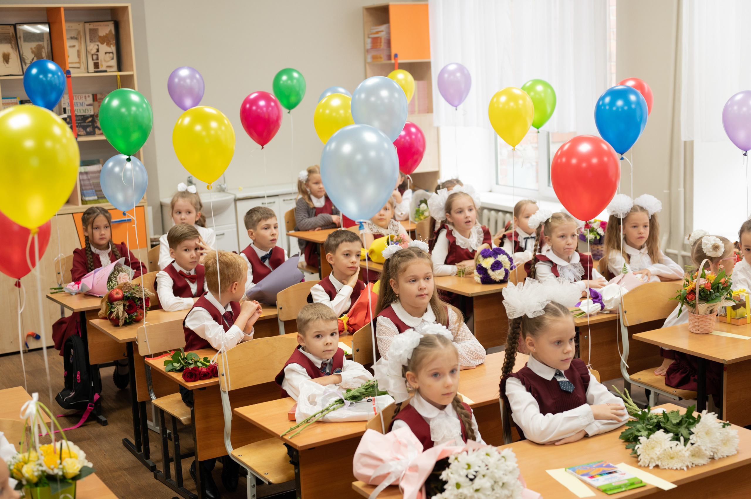 1 сентября 1 К 16 гимназия репортаж, линейка +в классе. Фотограф новорожденных, семейный детский в Тюмени Татьяна Морозова