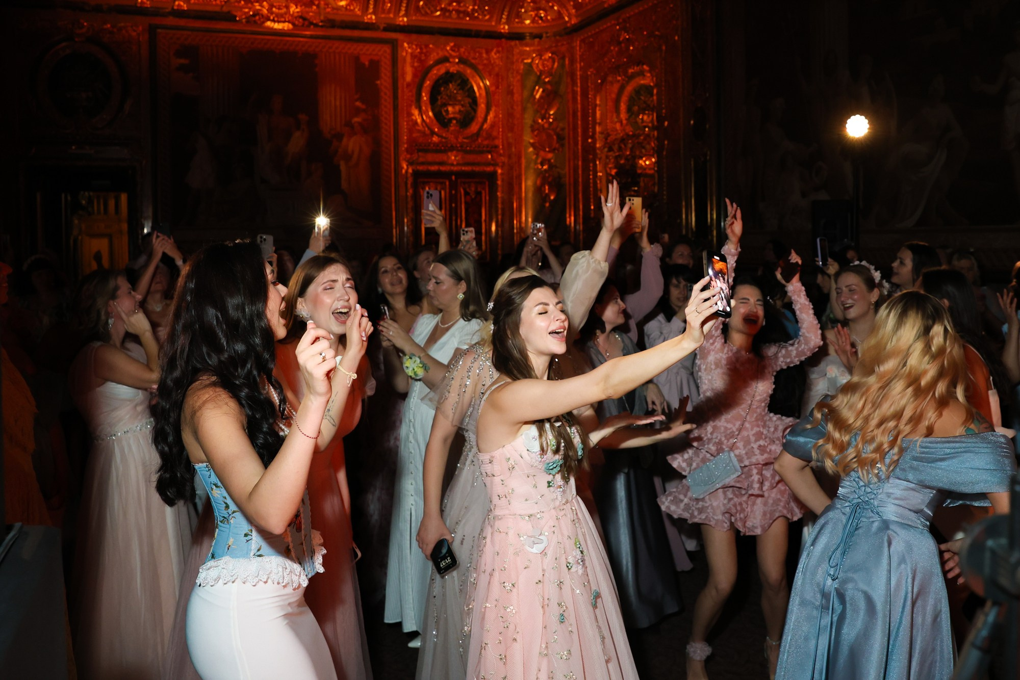 Бал на Неве. Фотограф Дарья Попова