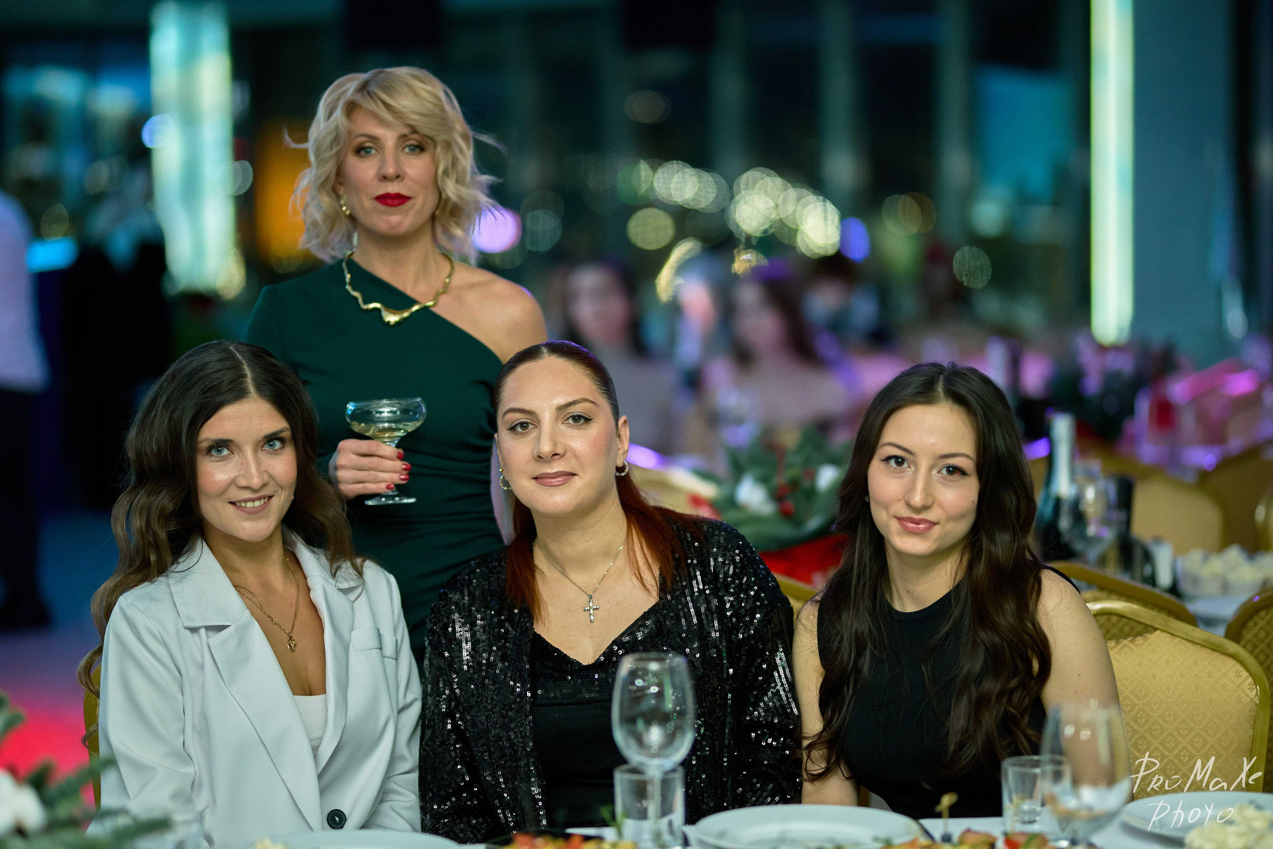 Зал КРАСА МАСС-МЕДИА ЧУВАШИИ. Владимир Суздалов (ProMaXe) — Портретный фотограф, тематические фотосессии в Чебоксарах