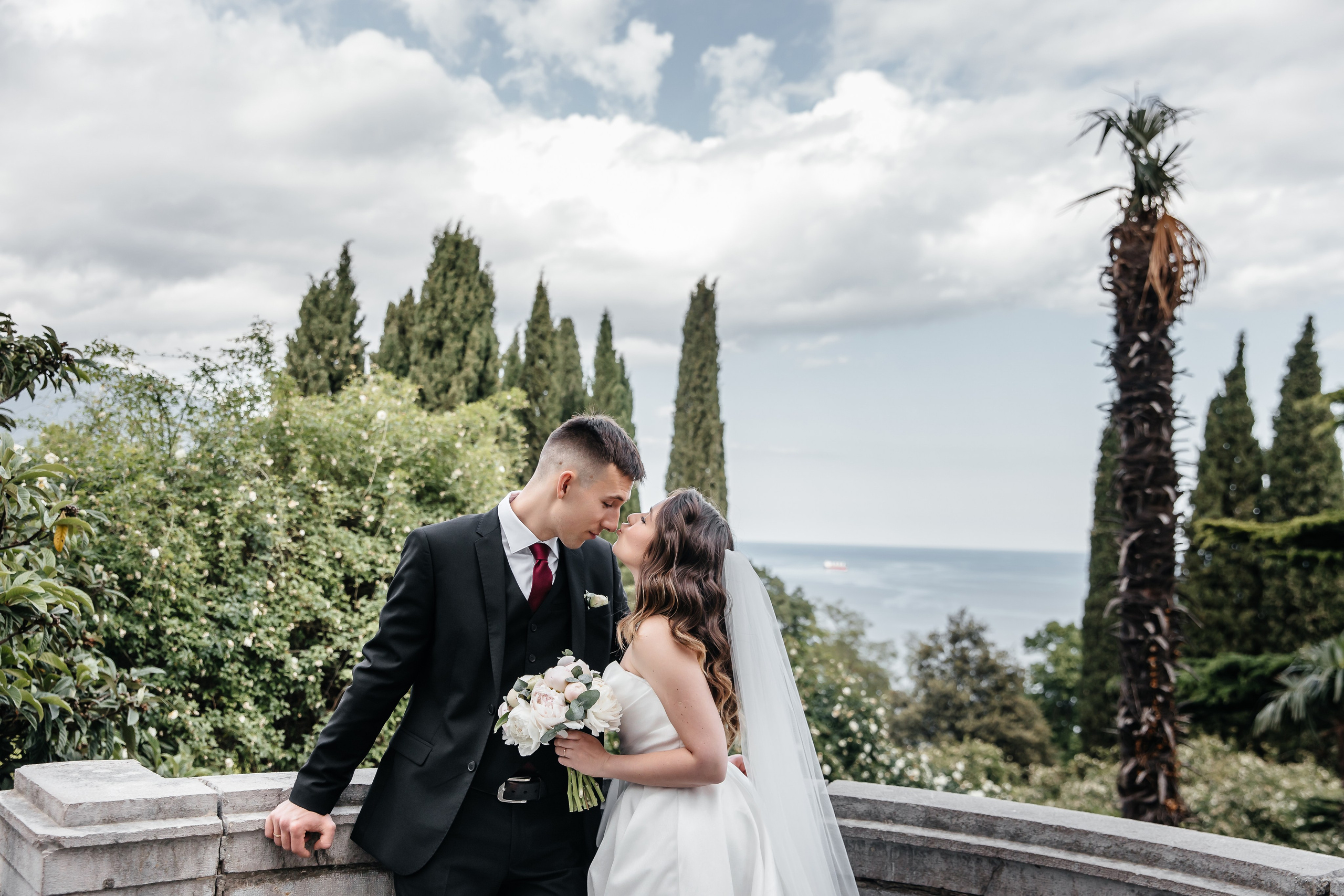 Парк Харакс, май в Крыму. Анонс свадьбы Ильи и Ксении. Свадебный фотограф в Крыму и Севастополе Ольга Баскакова