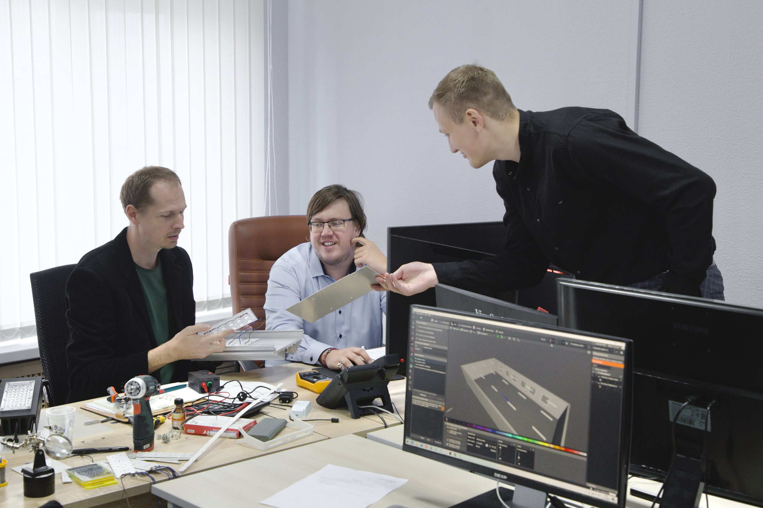 Фотосъёмка в офисе и на производстве. Школьные выпускные альбомы в Москве Марина Николаева